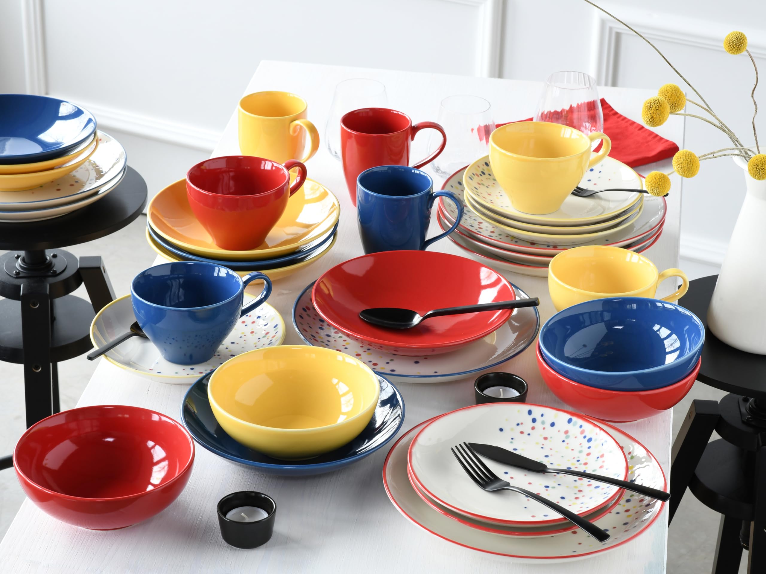 CreaTable, 24242, Serie Joy Dots Rot, 16-teiliges Geschirrset für 4 Personen
