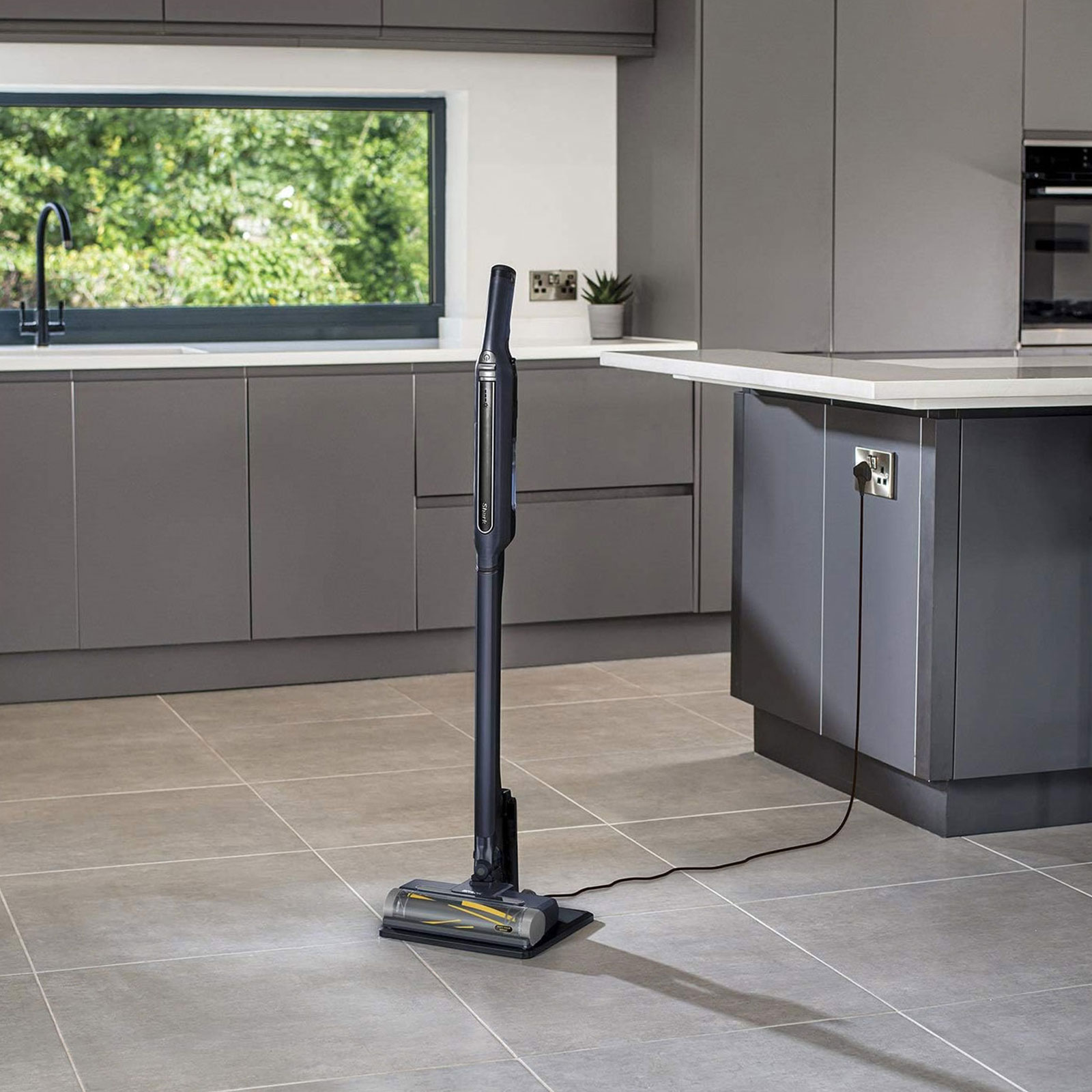 Shark WV362EUT Akku-Handstaubsauger mit Stiel Shark WV362EUT Akku-Handstaubsauger mit Stiel