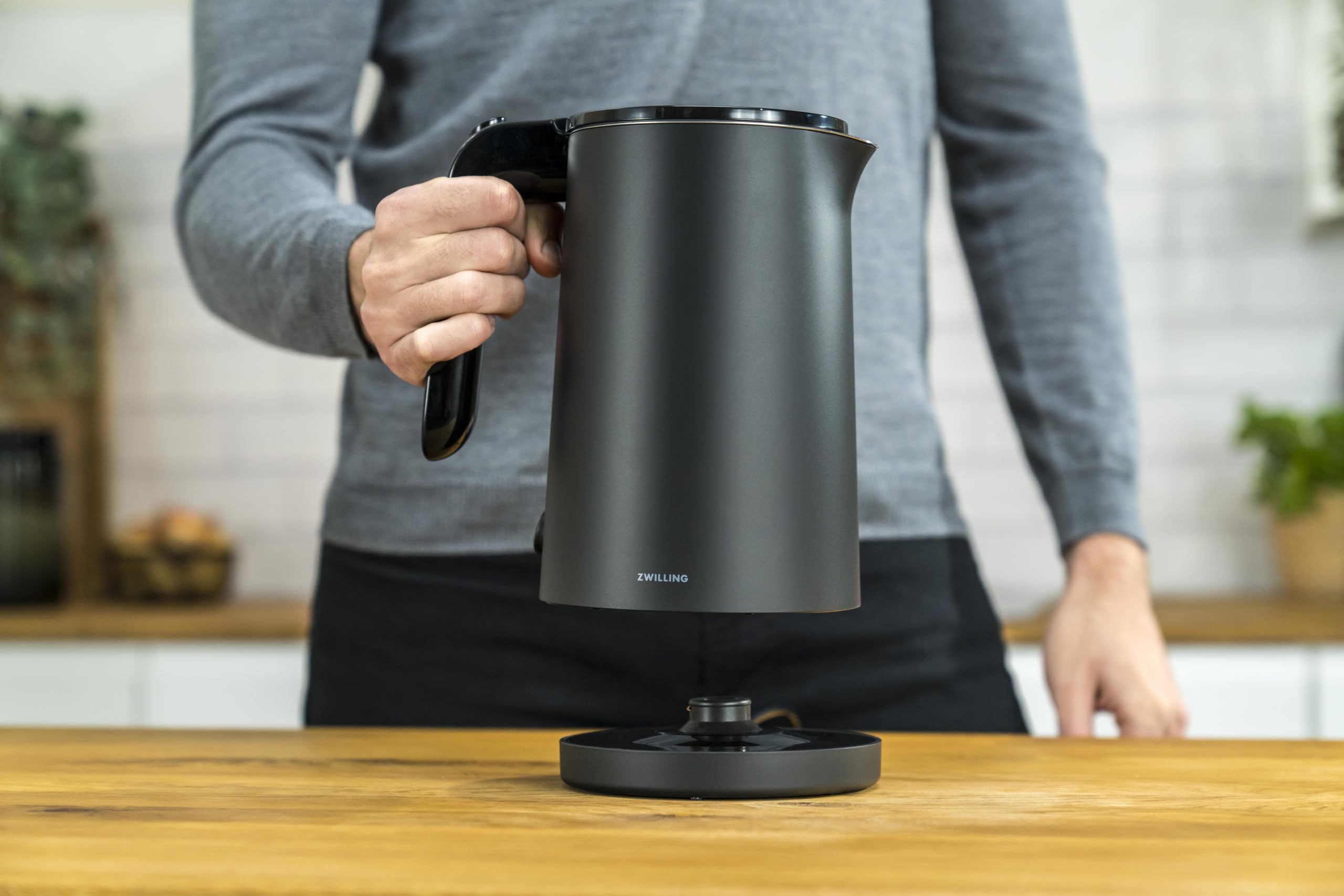 ZWILLING ENFINIGY Wasserkocher mit Edelstahl-Kalkfilter & Überhitzungsschutz