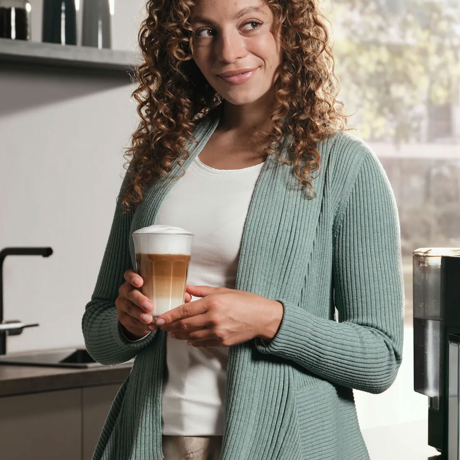 Siemens TQ513D01 Kaffeevollautomat (integral) EQ.500 daylight silver / schwarz