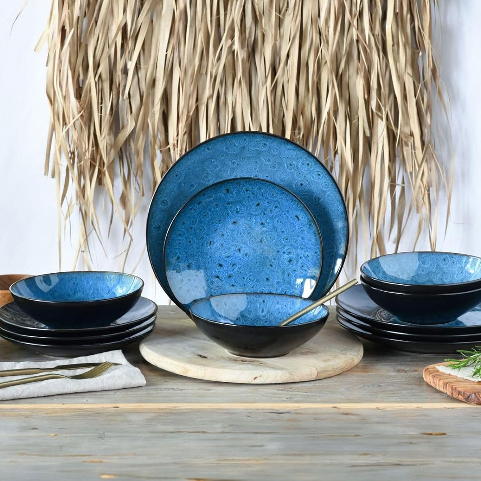 CreaTable, 23958, Serie Capri, 12-teiliges Geschirrset, Teller Set aus Steinzeug, spülmaschinen- und mikrowellengeeignet, Qualitätsproduktion
