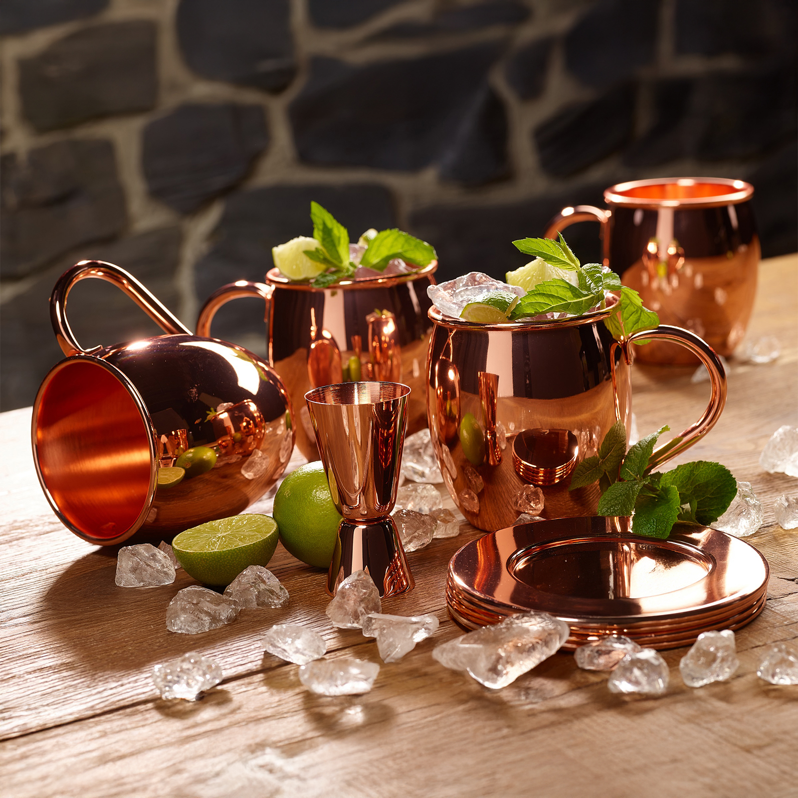 ECHTWERK Moscow Mule Kupferbecher 5er Set gefertigt aus Edelstahl bestehend aus 4x Kupferbecher 500ml und 1x Messbecher 2cl/4cl