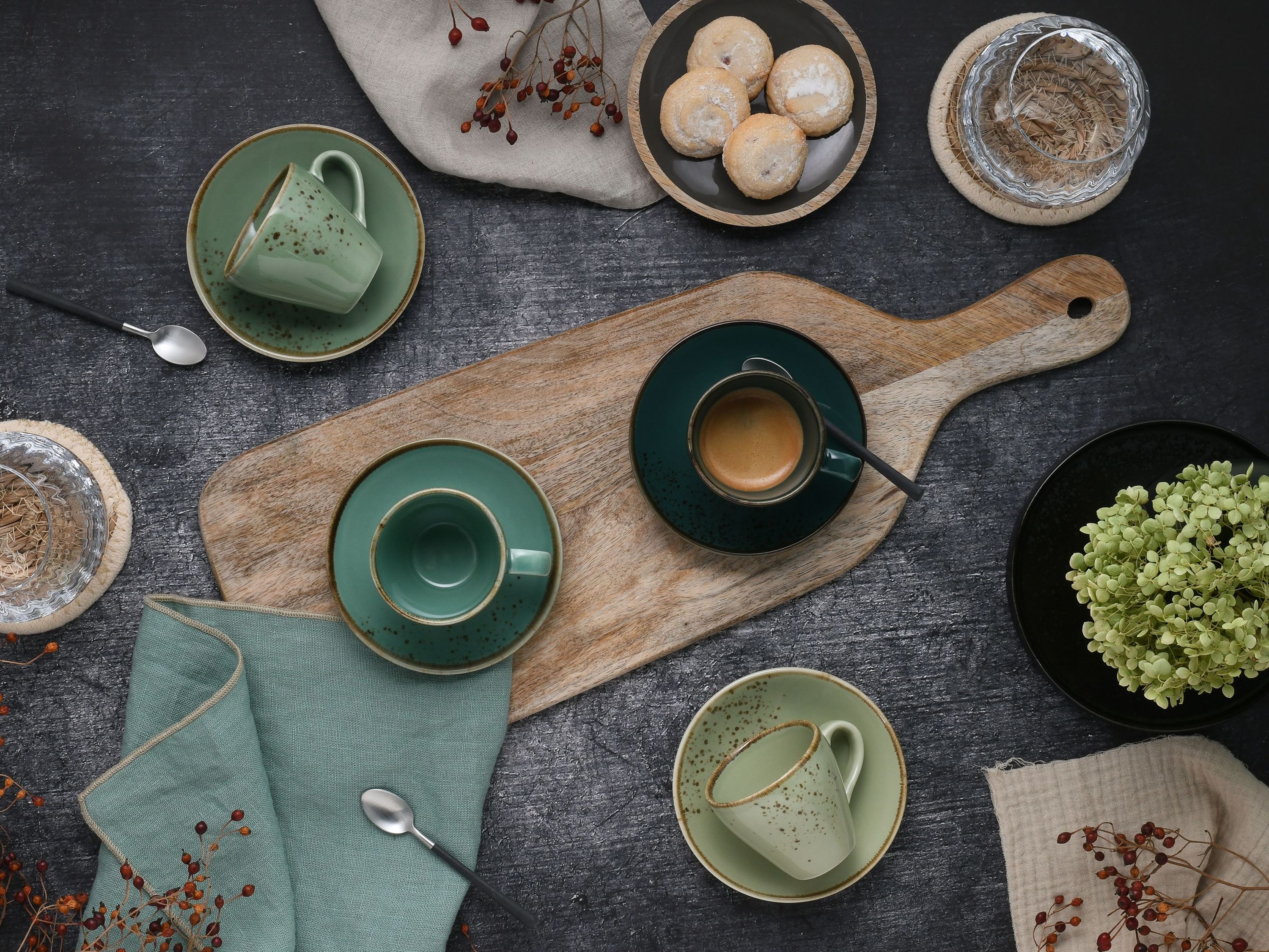 CreaTable, 22881, Serie Nature Collection Green Life, 8-teiliges Geschirrset, Espresso Set aus Steinzeug