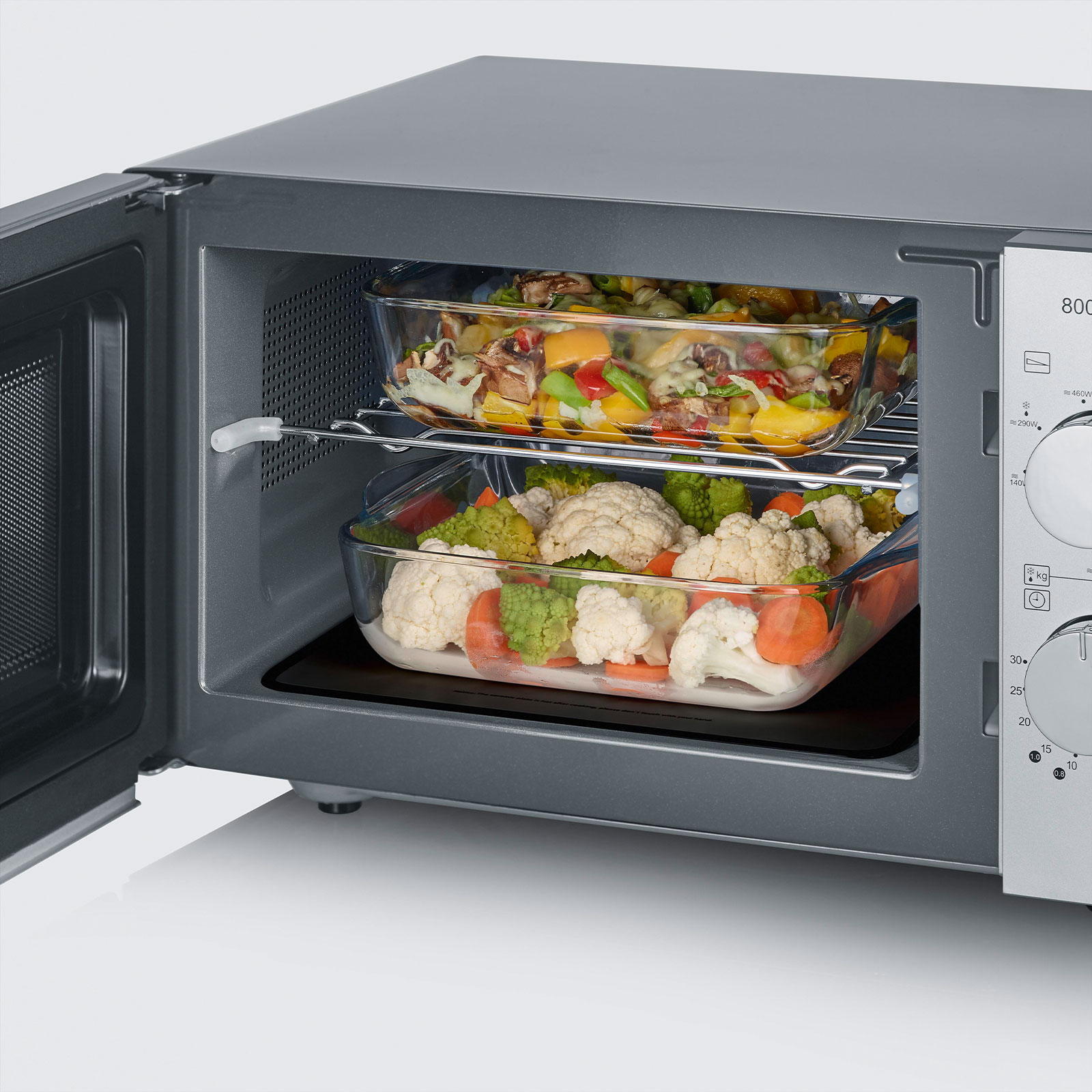 SEVERIN Mikrowelle MW 7576 Flachbett Silber (20 Liter, 800 Watt Mikrowellenleistung, Grill, 9 Leistungsstufen, 9 Programme, Drehknöpfe, Einschubrost, matt schwarz, silber)