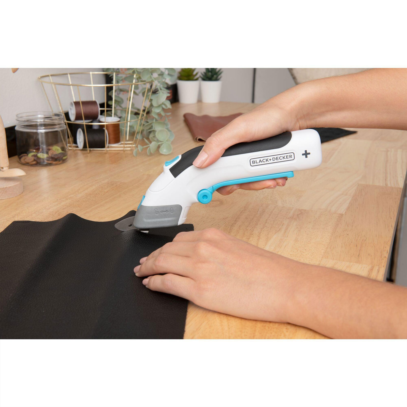 Black + Decker BCSC115-XJ Akku-Schere