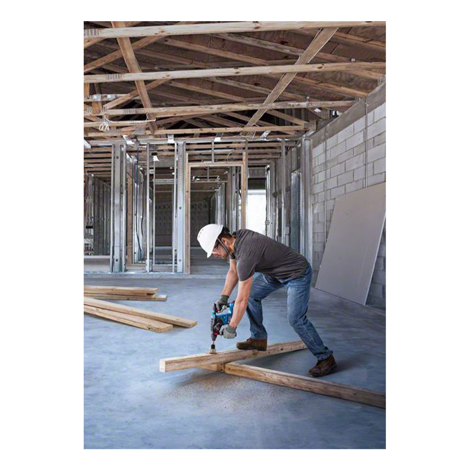 Bosch Professional Akku-Bohrhammer mit SDS plus GBH 18V-24 C, 2 Akku, Schnellladeg. und L-BOXX