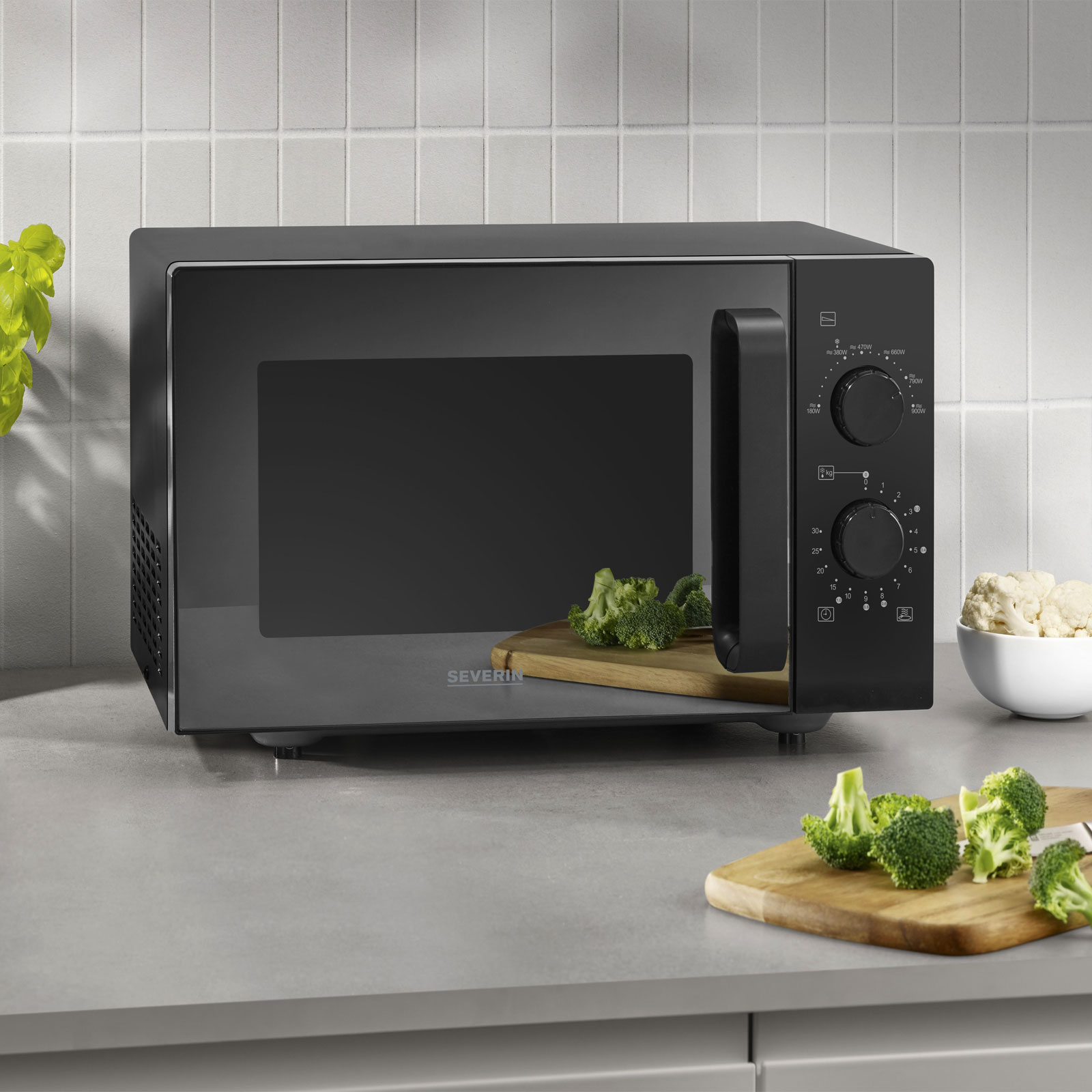 SEVERIN MW 7789 Mikrowelle (25 Liter, 800 Watt Mikrowellenleistung, 6 Leistungsstufen, 6 Programme, Timer, Glasboden mit Mikrowellenreflektor, matt Schwarz)