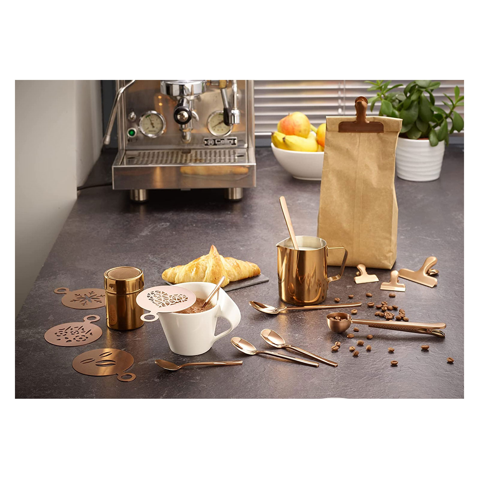 Echtwerk  Kaffeezubehör-Set, 23-tlg, Milchschaumkännchen 600 ml, Kakaostreuer, 4x Espresso-, 4x Cappuccino-, 4x Latte Macchiato-Löffel, 4x Kaffeeclips, 4x Kaffeeschablonen, Kaffeemesslöffel, Silber