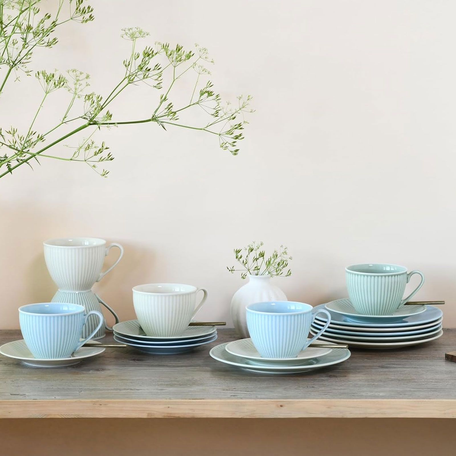 CreaTable, 24032, Serie Valencia Pastell, 18-teiliges Geschirrset für 6 Personen, Kaffeeservice aus Porzellan, spülmaschinen- und mikrowellengeeignet, Made in Europe