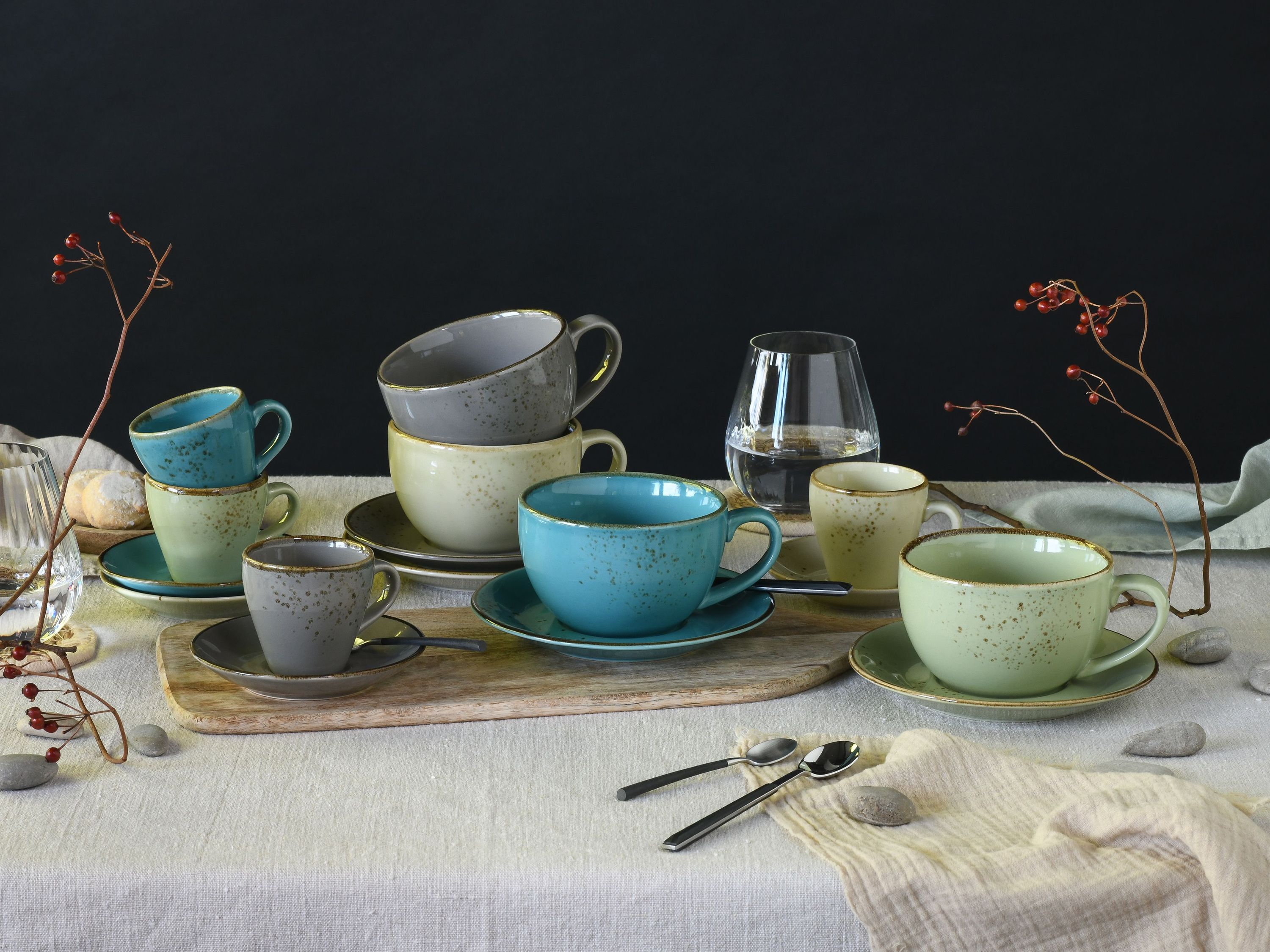 CreaTable, 23414, Serie Nature Collection BUNT Bistrotassen Set, Geschirrset, Tassen Set 16 teilig