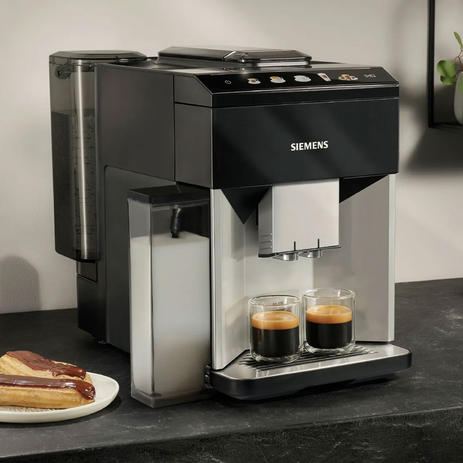 Siemens TQ513D01 Kaffeevollautomat (integral) EQ.500 daylight silver / schwarz