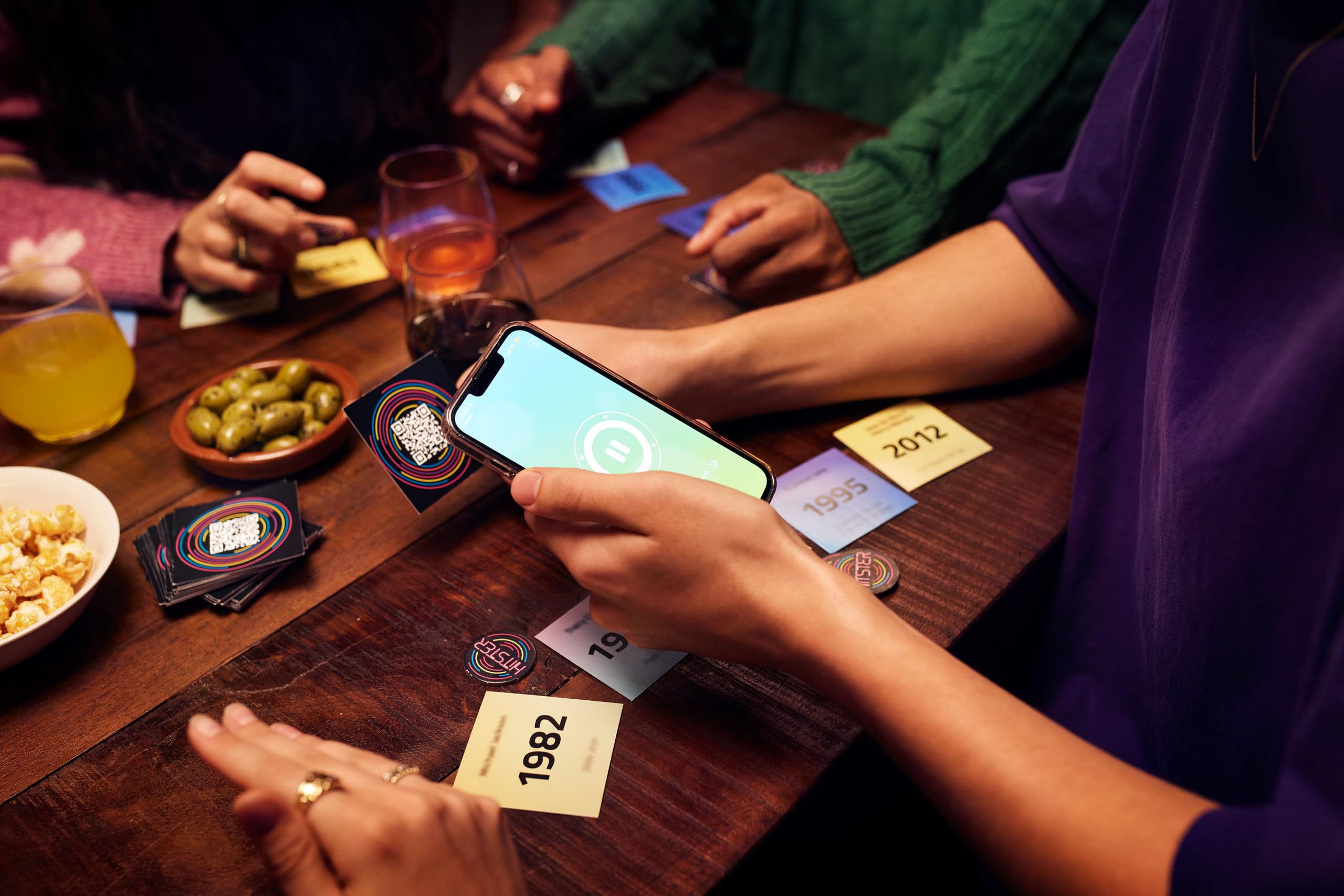 Hitster Original - EIN Party- und Kartenspiel - 2 bis 10 Spieler ab 16 Jahren