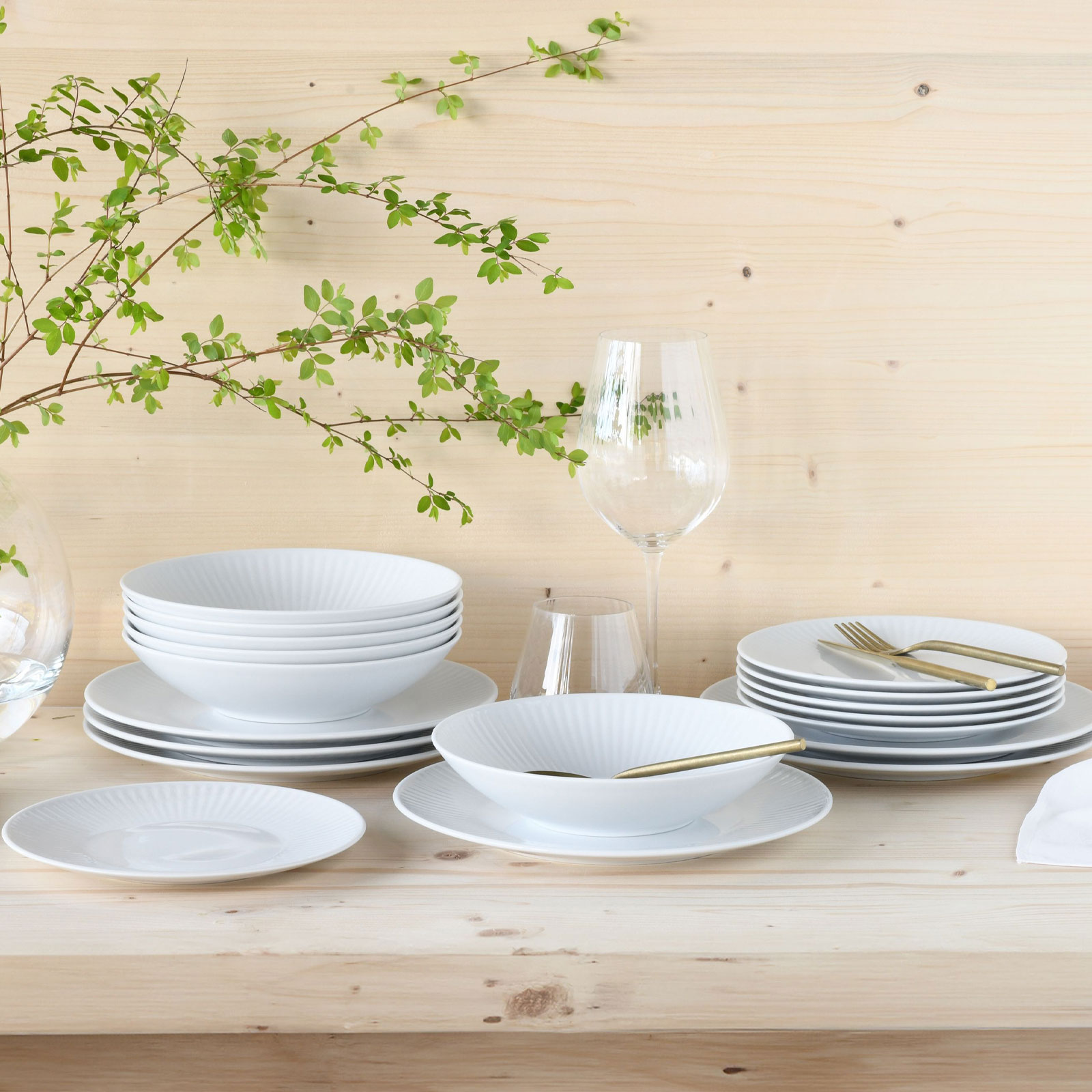 CreaTable, 21884, Serie Valencia, 18-teiliges Geschirrset für 6 Personen, Teller Set aus Porzellan