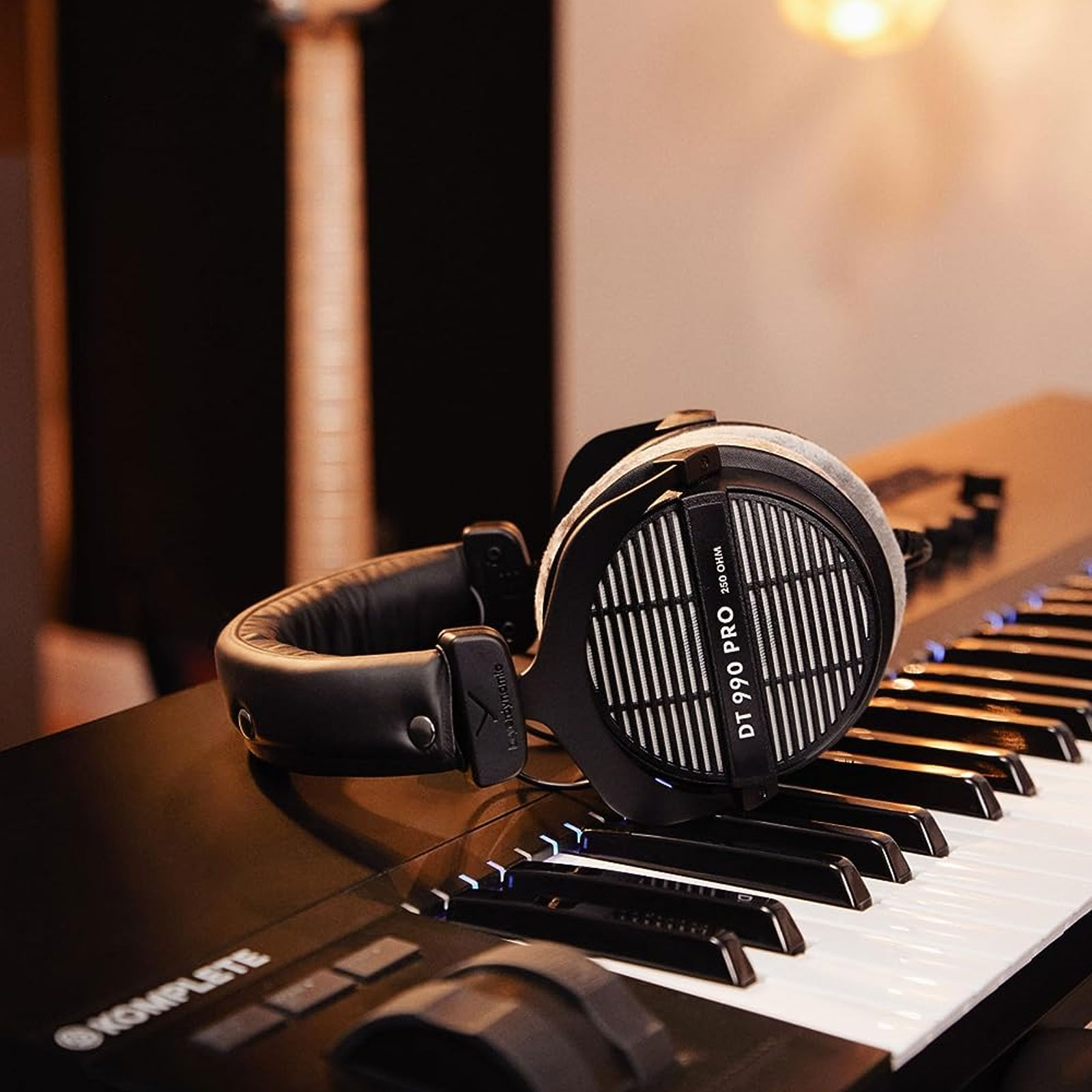 beyerdynamic Kabelgebundener Studio-Kopfhörer 250 Ohm "DT 990 Pro", silbergrau (00226165) (schwarz/grau, 3.5 mm)