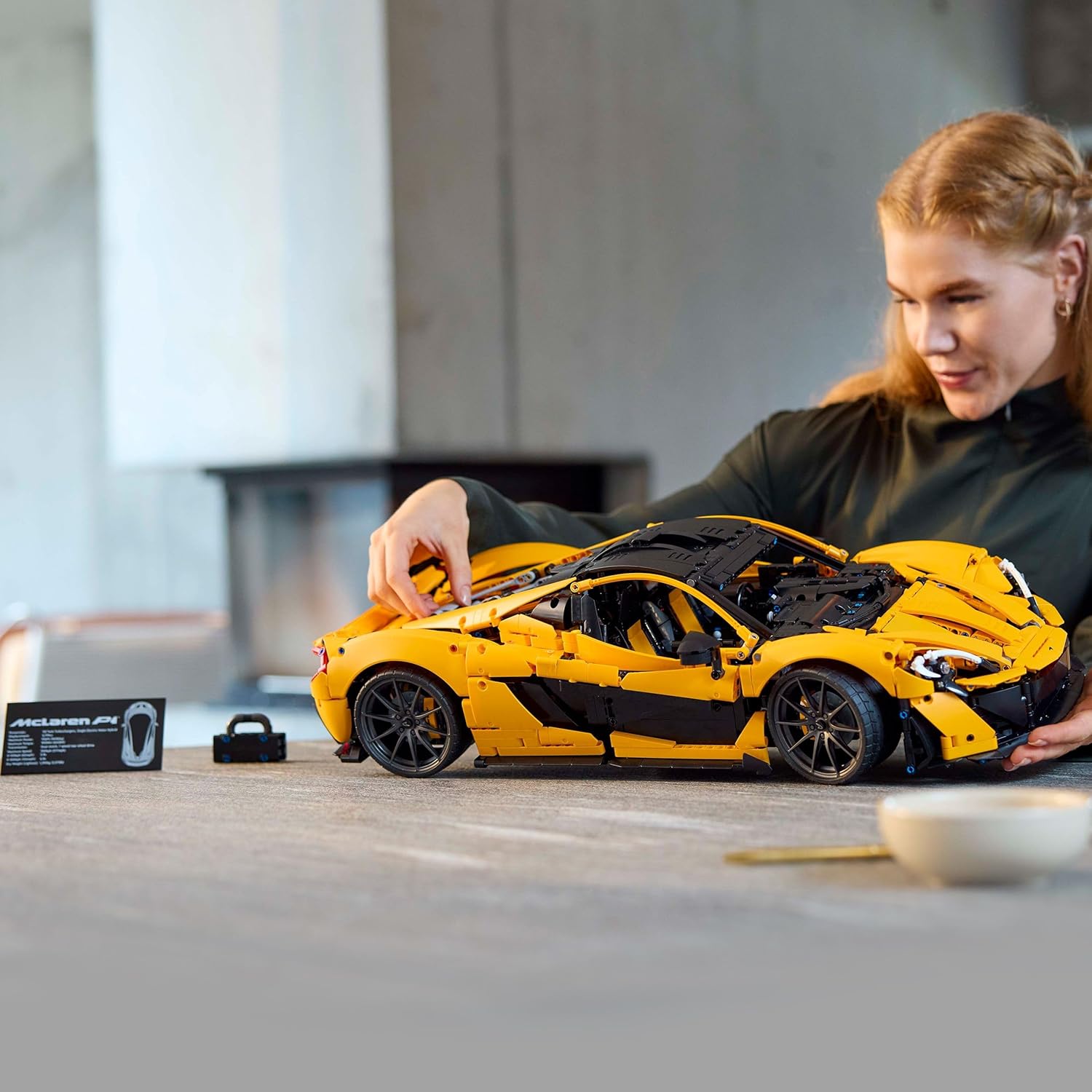 LEGO Technic McLaren P1, Set mit Supersportwagen 42172
