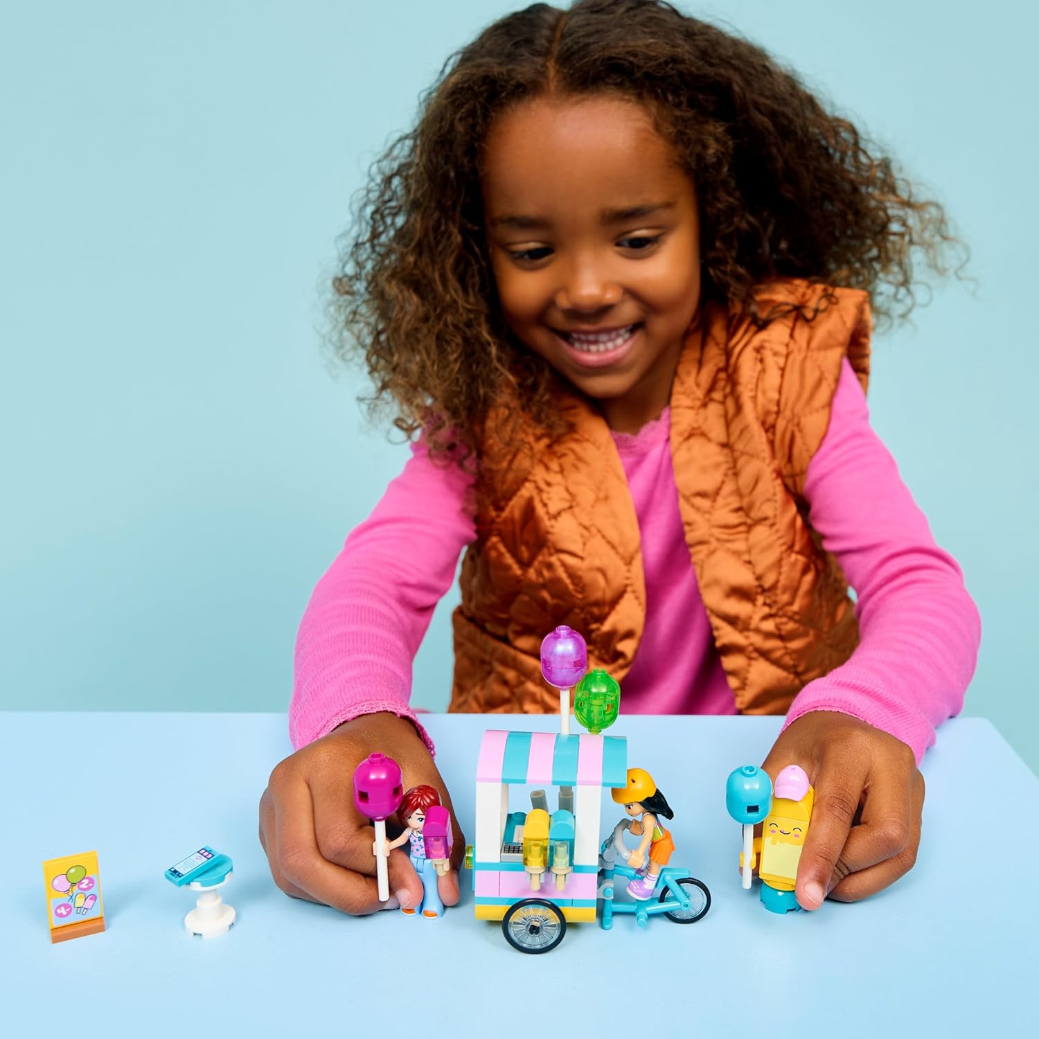 LEGO Friends EIS- und Luftballonstand - Spielzeugladen mit Fahrrad, 42692