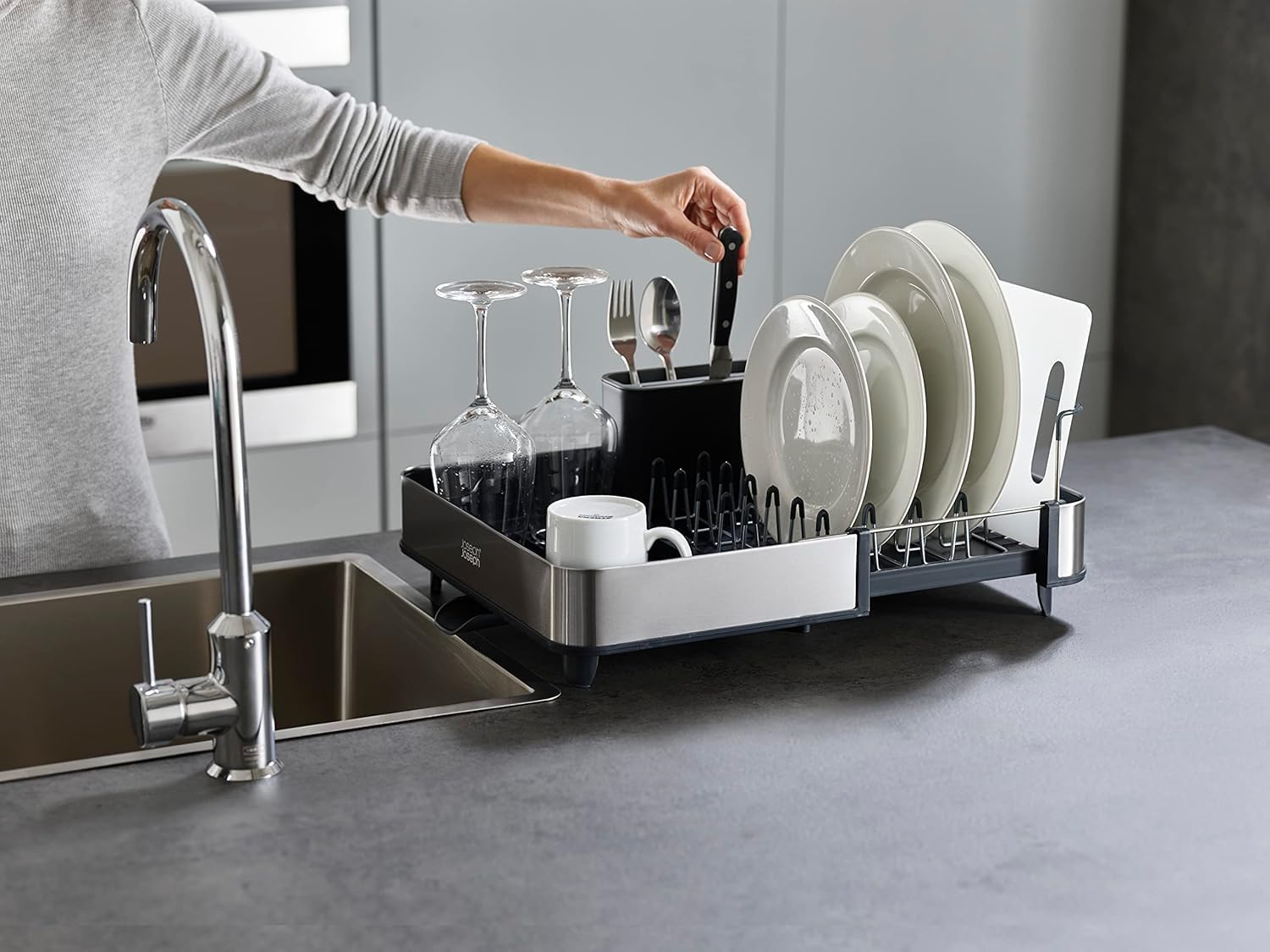 Joseph Joseph Extendable Abtropfgestell mit abnehmbarem Besteckhalter