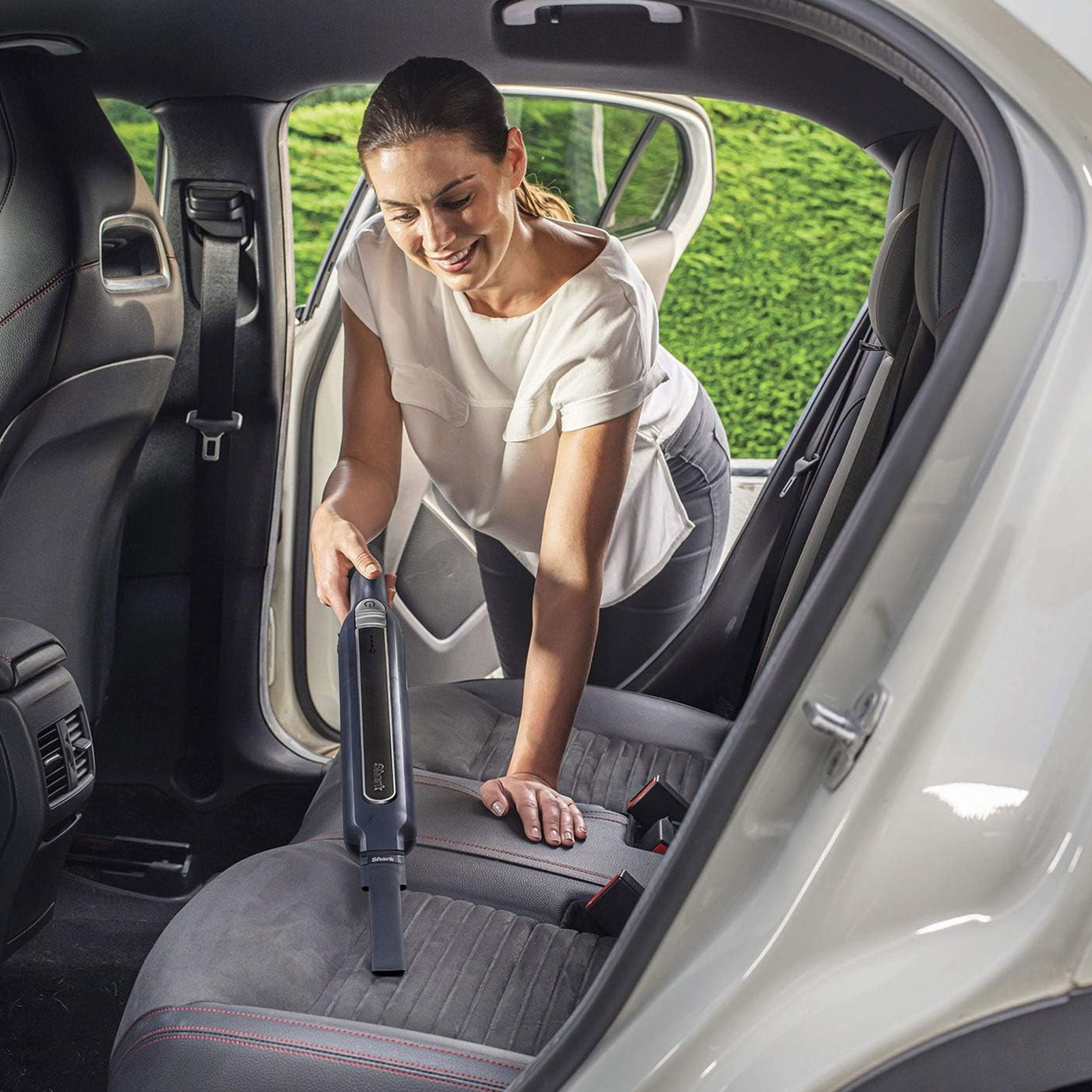 Shark WV362EUT Akku-Handstaubsauger mit Stiel Shark WV362EUT Akku-Handstaubsauger mit Stiel