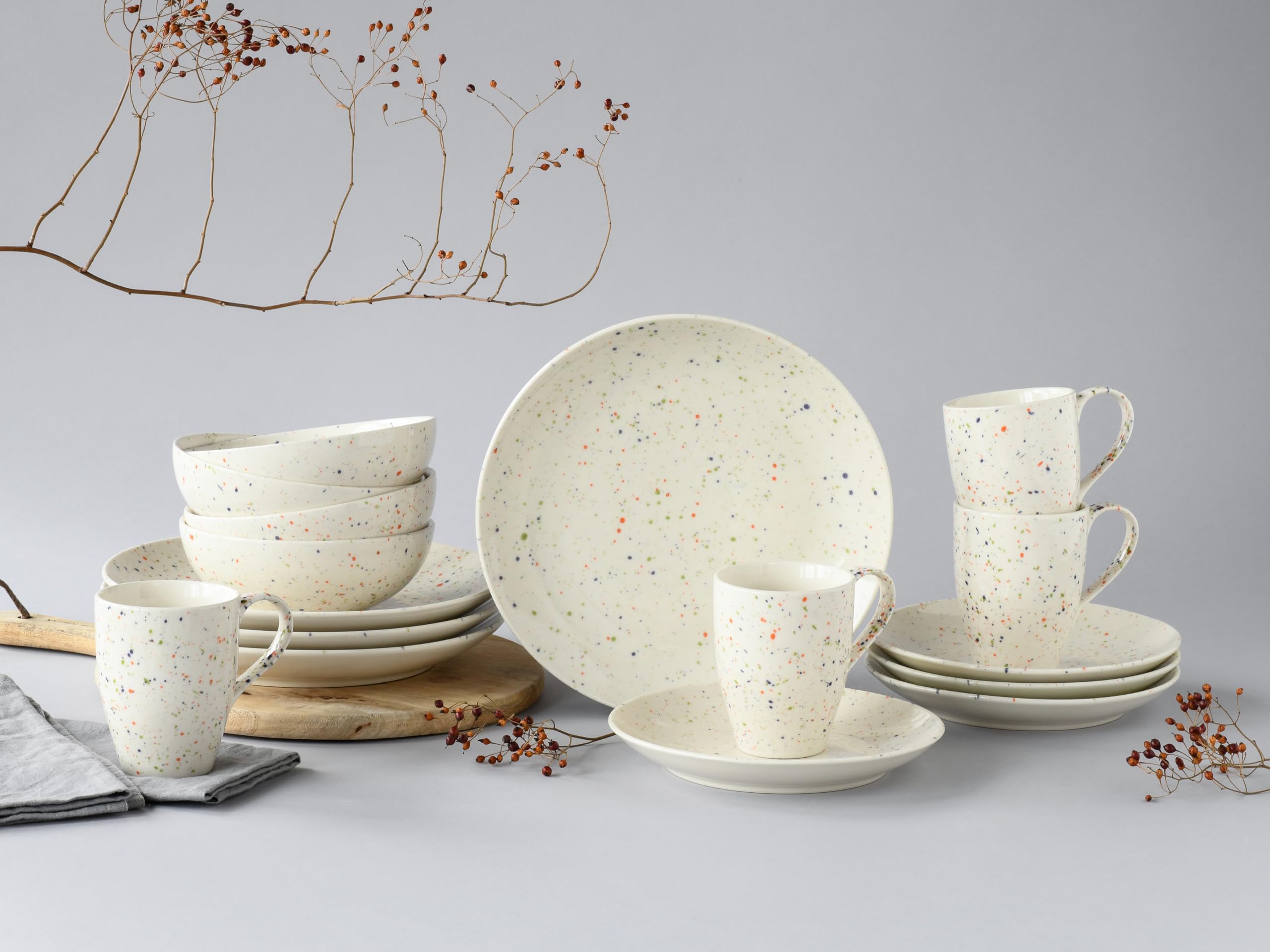 CreaTable, 24263, Serie Confetti Weiss, 16-teiliges Geschirrset für 4 Personen