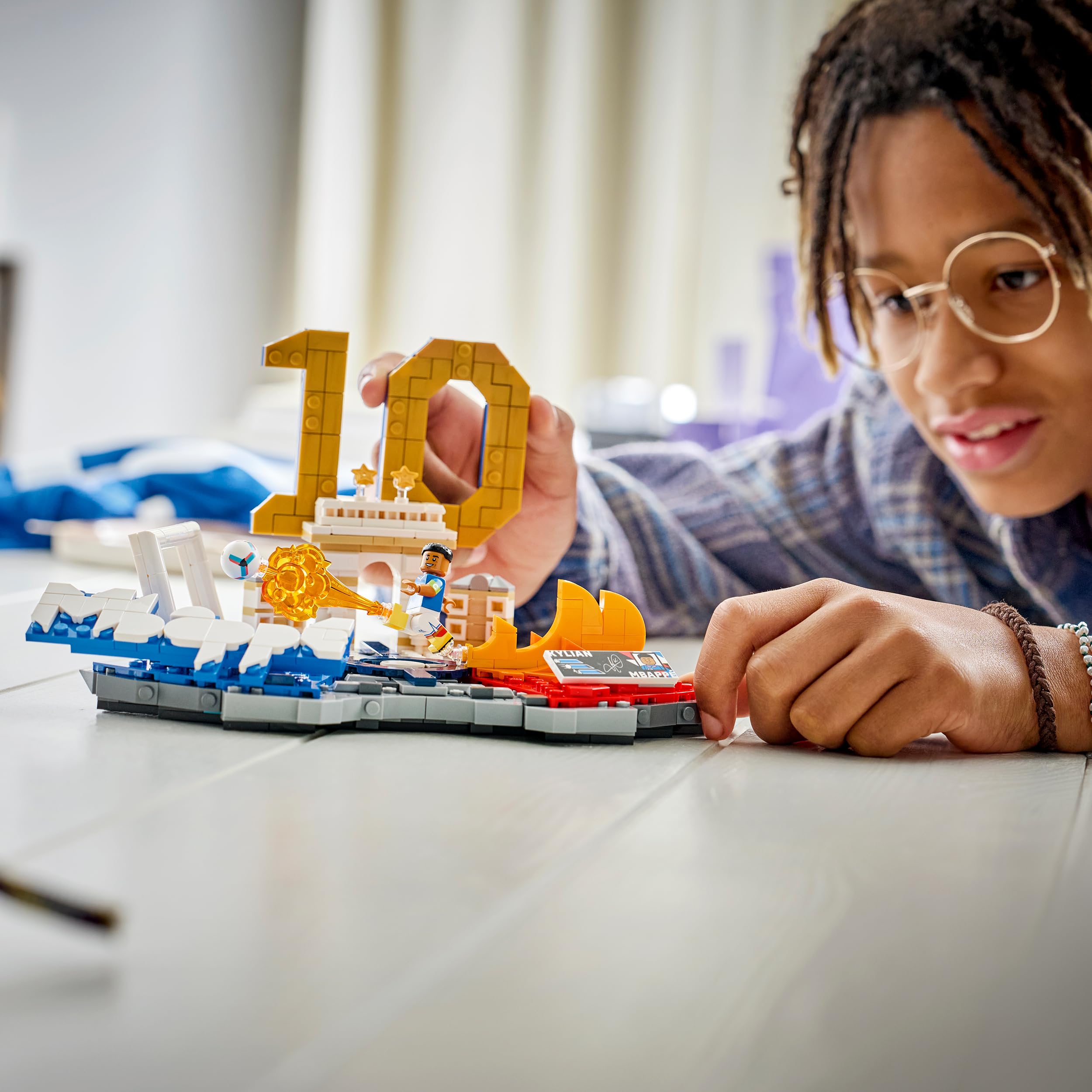 LEGO Editions Kylian Mbappé – Fußball-Highlights Spielzeug, 43013
