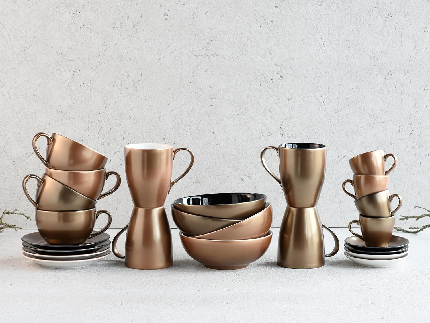 CreaTable, 24328, Serie Golden Days Weiß, 6-teiliges Geschirrset, Becherset aus Steinzeug