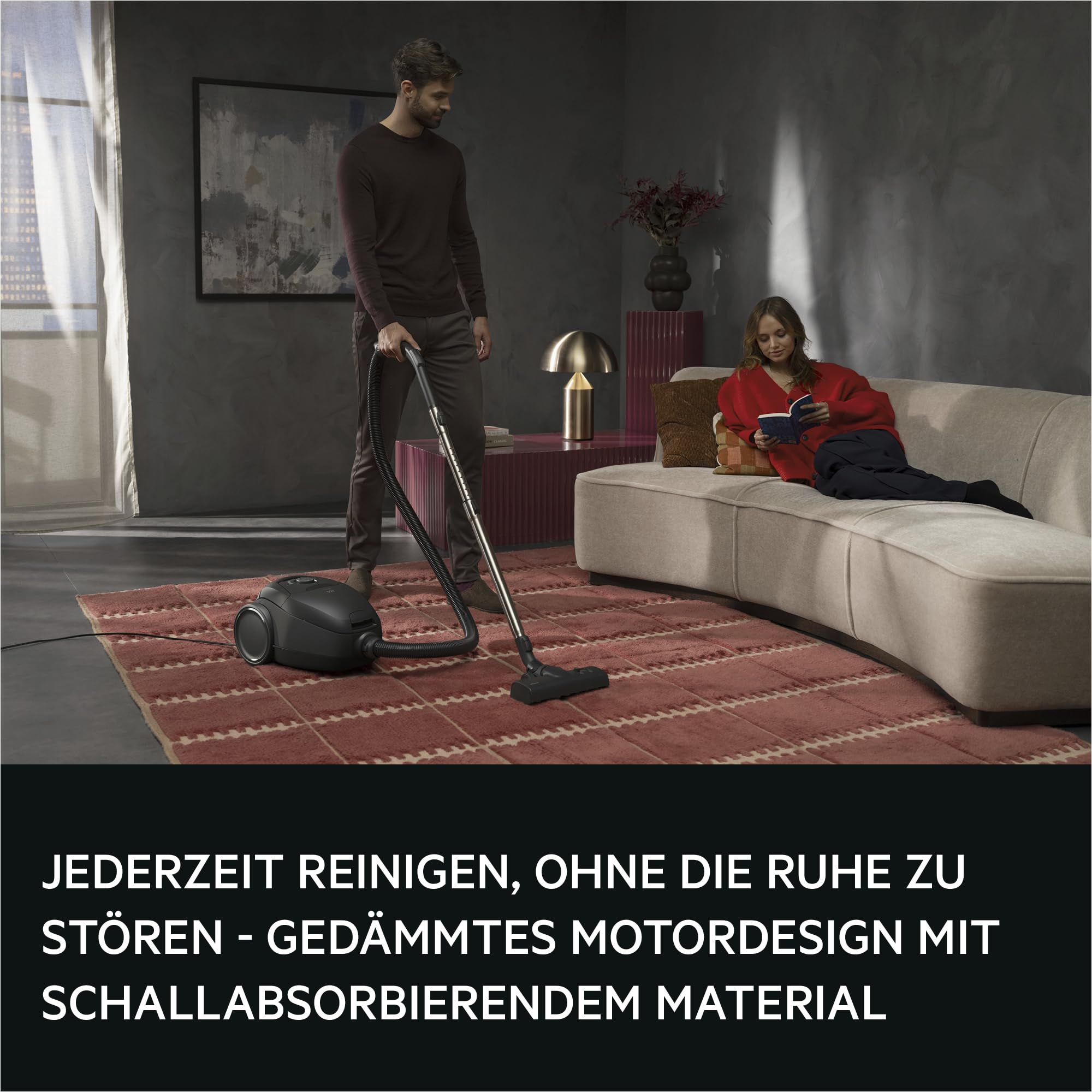 AEG Staubsauger mit Beutel, besonders leise 64 dB, kraftvolle 750 W