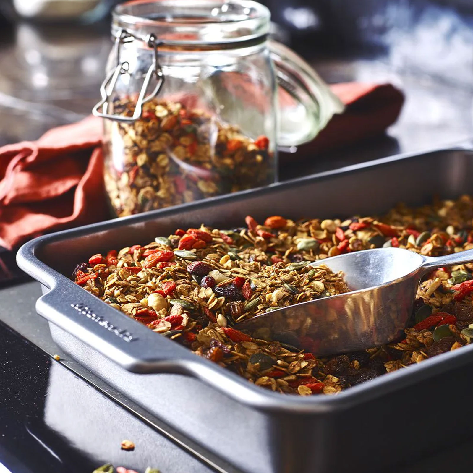 KitchenAid CC003299-001 Hohes Backblech 33x22cm Grau