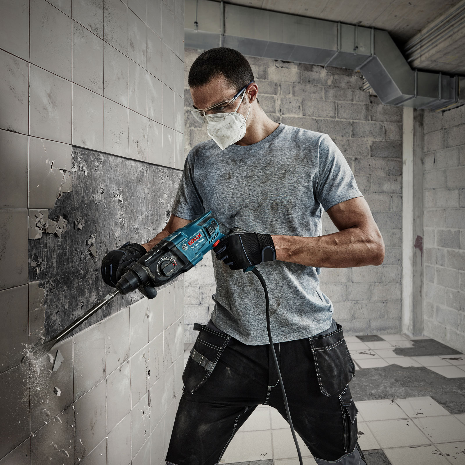 Bosch Professional Bohrhammer mit SDS plus GBH 2-21 mit je 1x Bohrer SDS plus 6, 8, 10 mm
