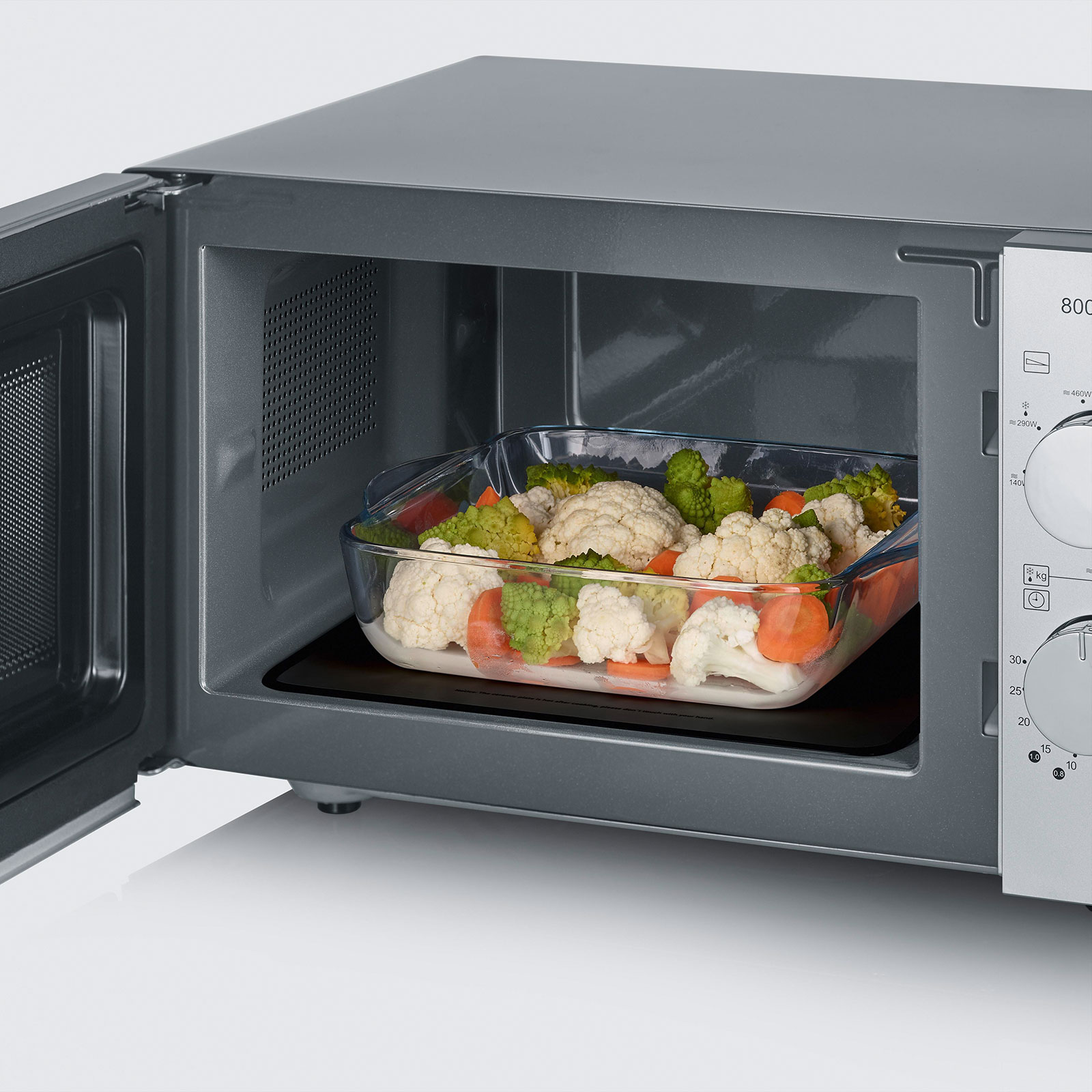 SEVERIN Mikrowelle MW 7576 Flachbett Silber (20 Liter, 800 Watt Mikrowellenleistung, Grill, 9 Leistungsstufen, 9 Programme, Drehknöpfe, Einschubrost, matt schwarz, silber)