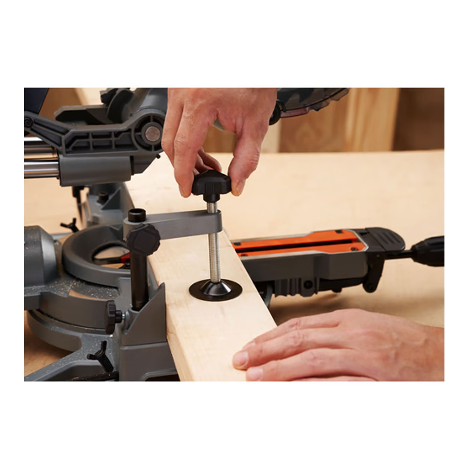 Black+Decker BES701-QS Kapp- und Gehrungssäge