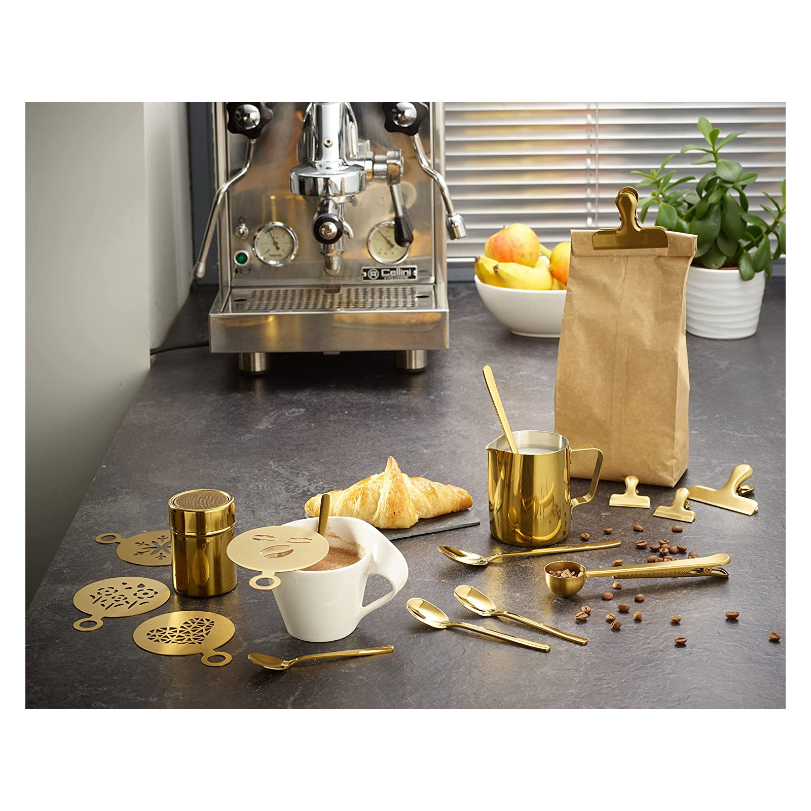 Echtwerk  Kaffeezubehör-Set, 23-tlg, Milchschaumkännchen 600 ml, Kakaostreuer, 4x Espresso-, 4x Cappuccino-, 4x Latte Macchiato-Löffel, 4x Kaffeeclips, 4x Kaffeeschablonen, Kaffeemesslöffel, Silber