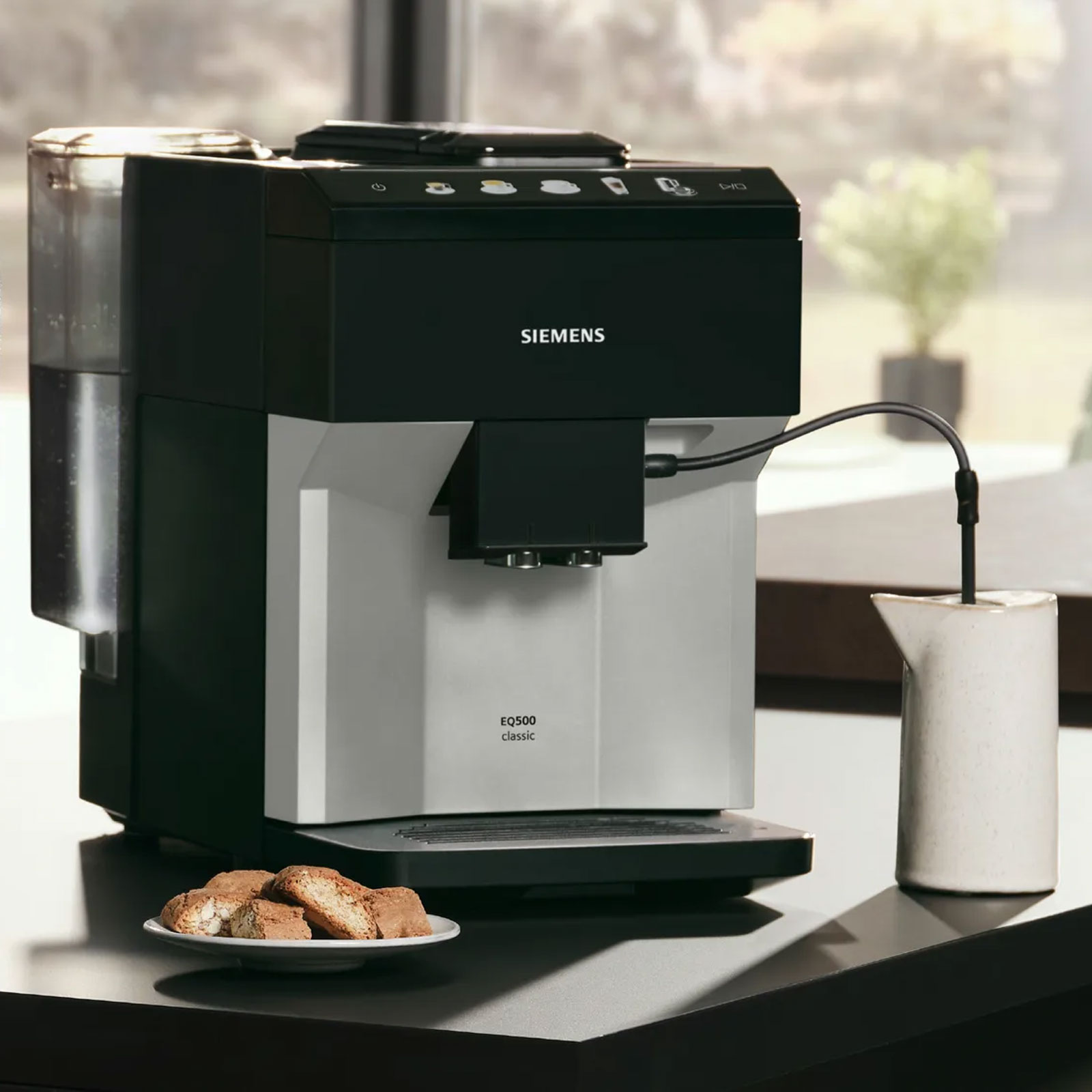 Siemens TP511D01 Kaffeevollautomat (classic) EQ.500 daylight silver / schwarz