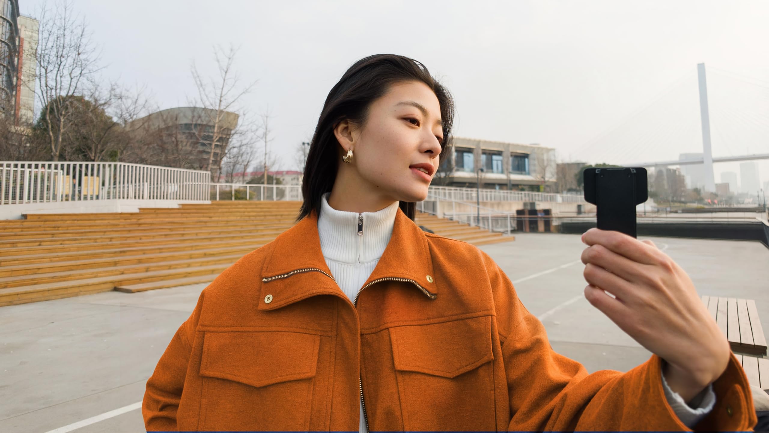 Insta360 Luna Ultra Creator Bundle