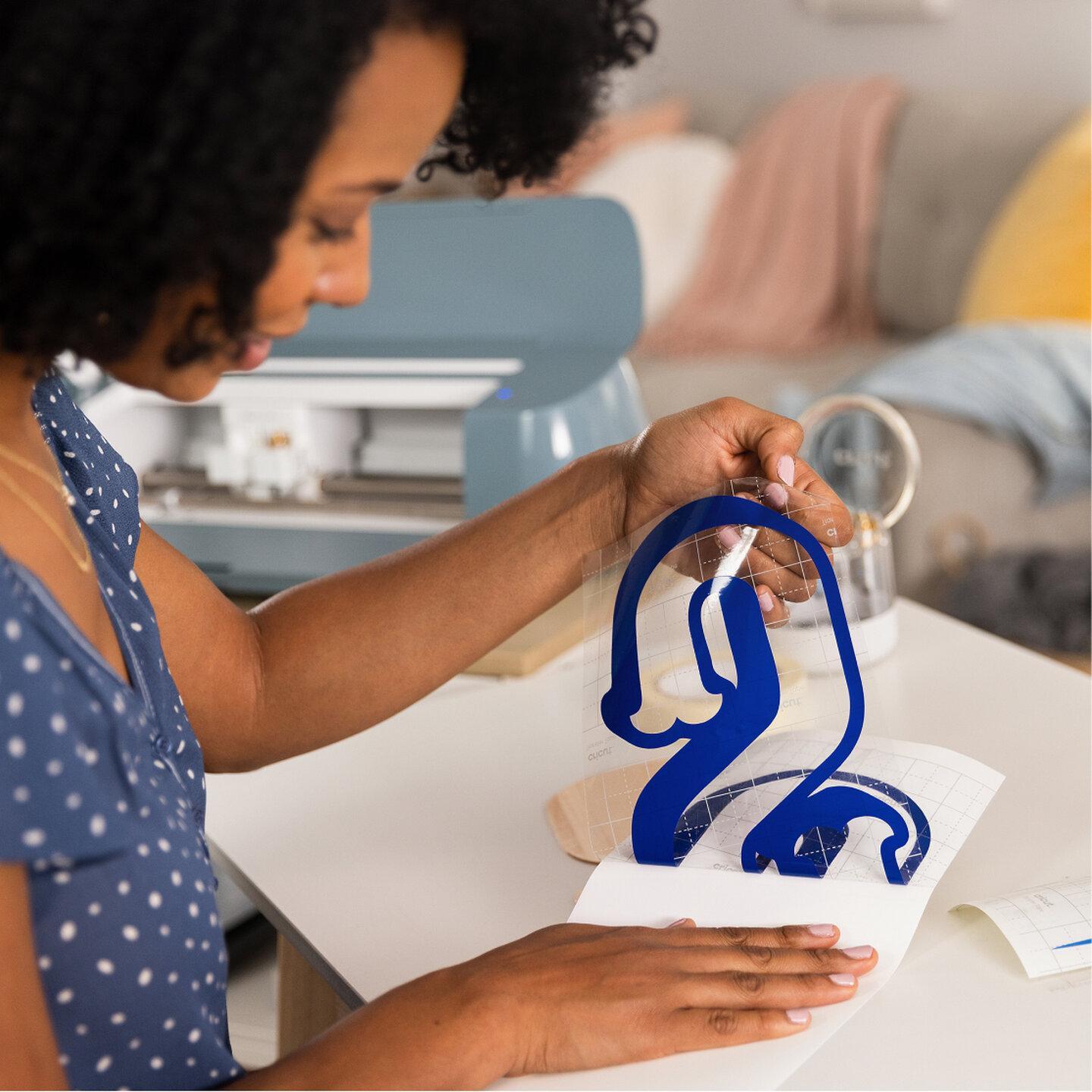 Cricut Maker 4 Essentials Bundle Schneidemaschine