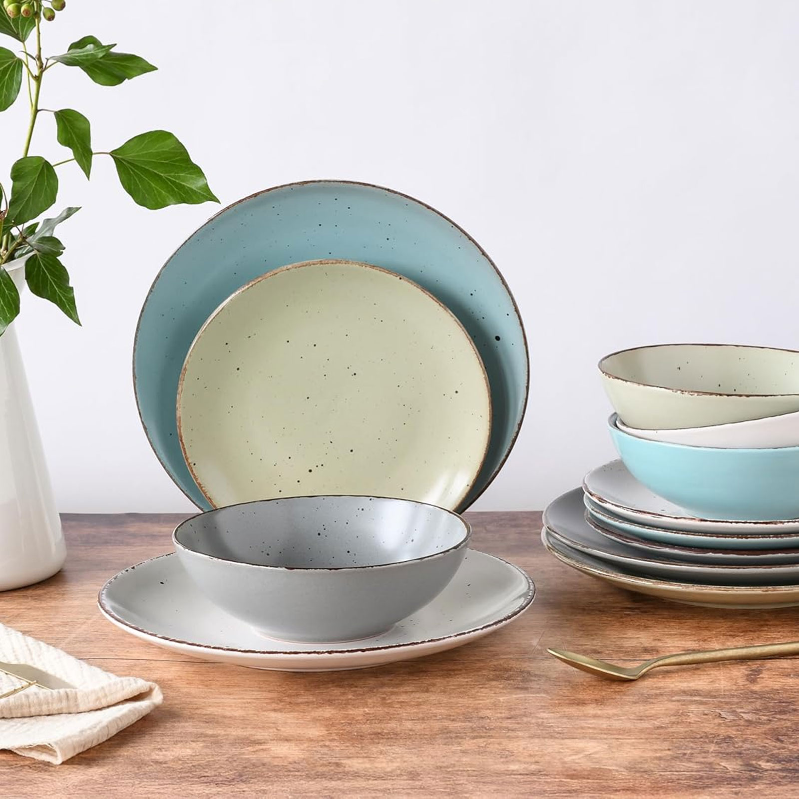 CreaTable, 23329, Serie Fashion, 12-teiliges Geschirrset, Teller Set aus Steinzeug, spülmaschinen- und mikrowellengeeignet, Qualitätsproduktion