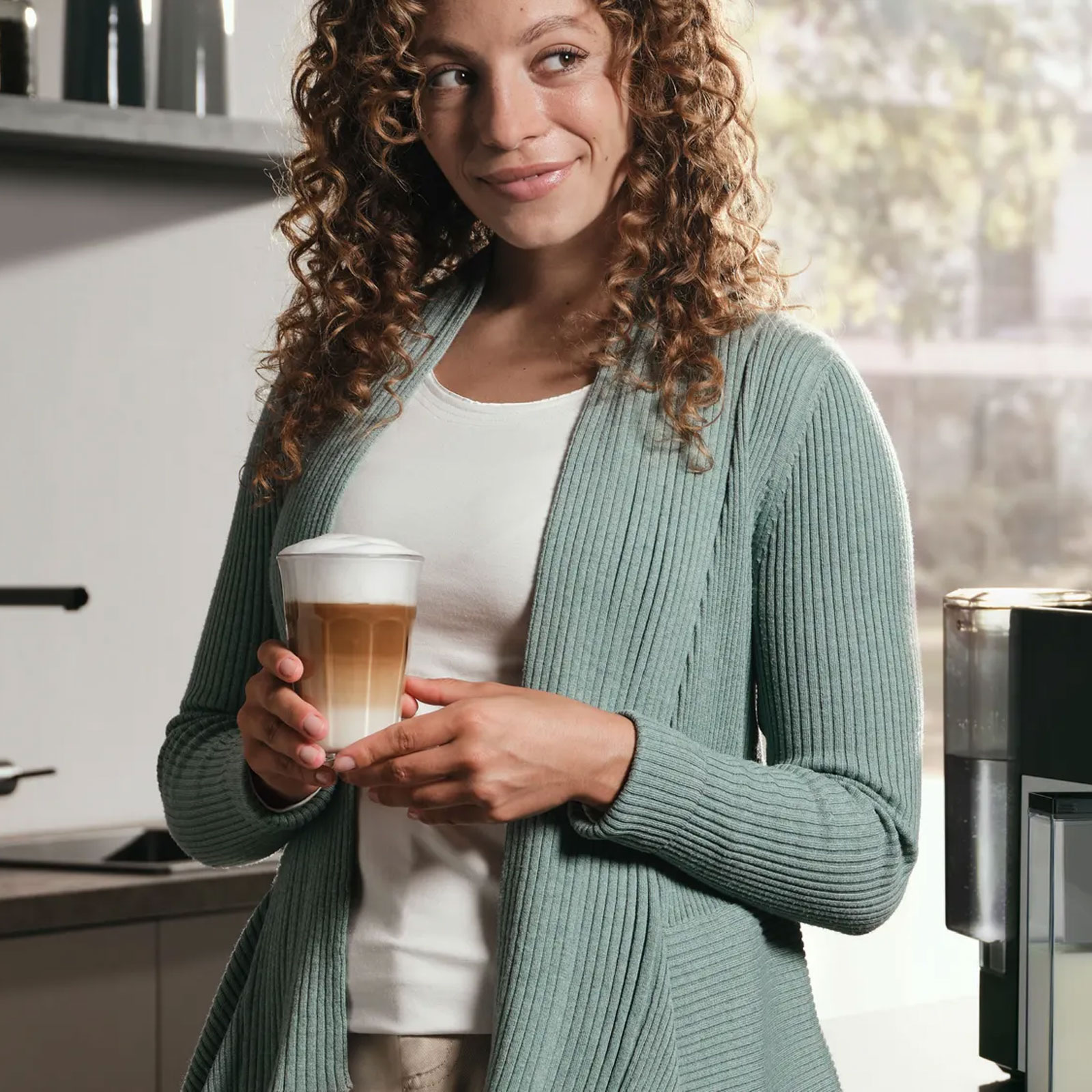 Siemens TQ517D03 Kaffeevollautomat (integral) EQ.500 Edelstahl / schwarz Siemens TQ517D03 Kaffeevollautomat (integral) EQ.500 Edelstahl / schwarz