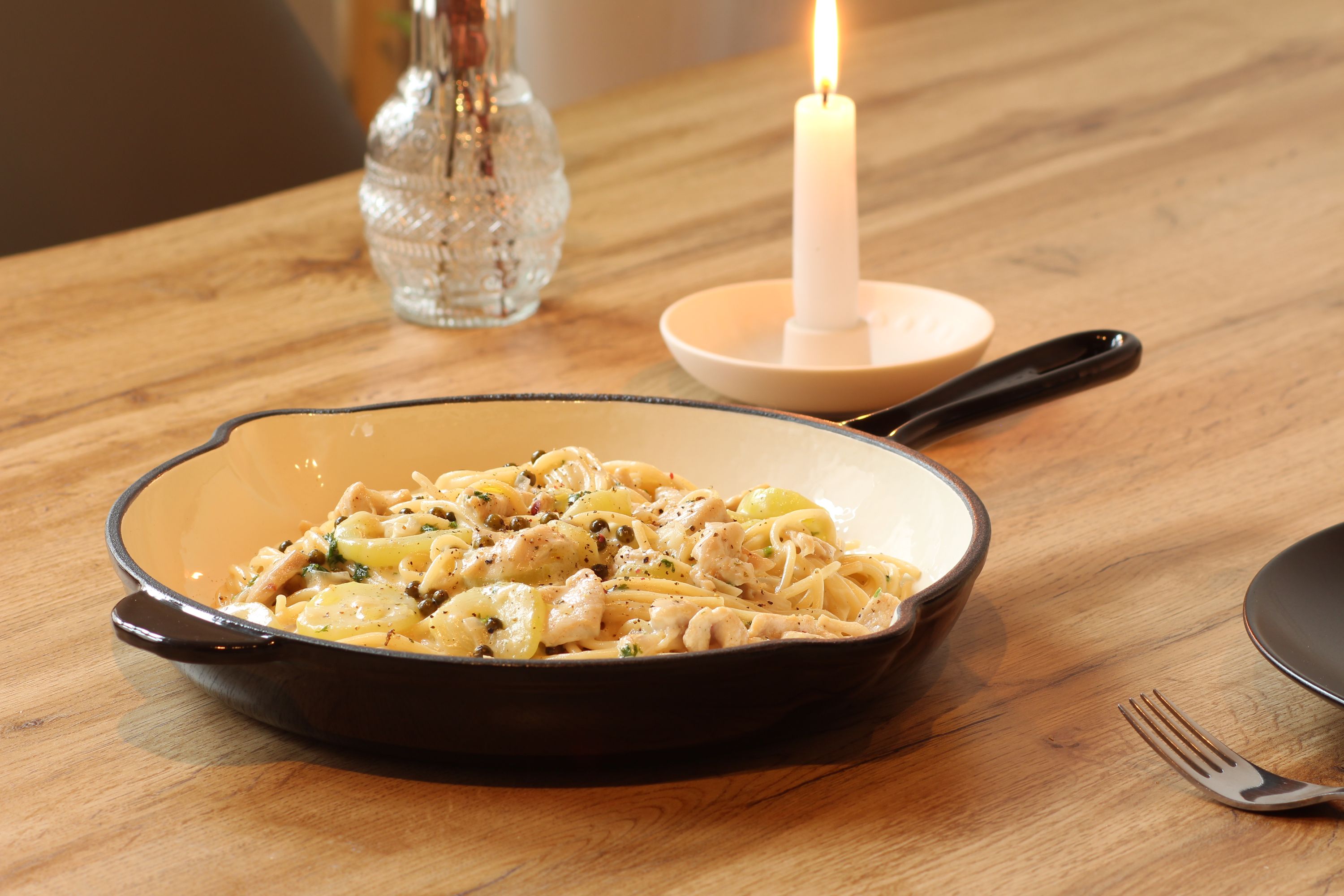 Echtwerk Bratpfanne Gusseisen Emaille-Beschichtung Gusseisenpfanne mit zwei Griffen Creme, Ø 26,5 cm,