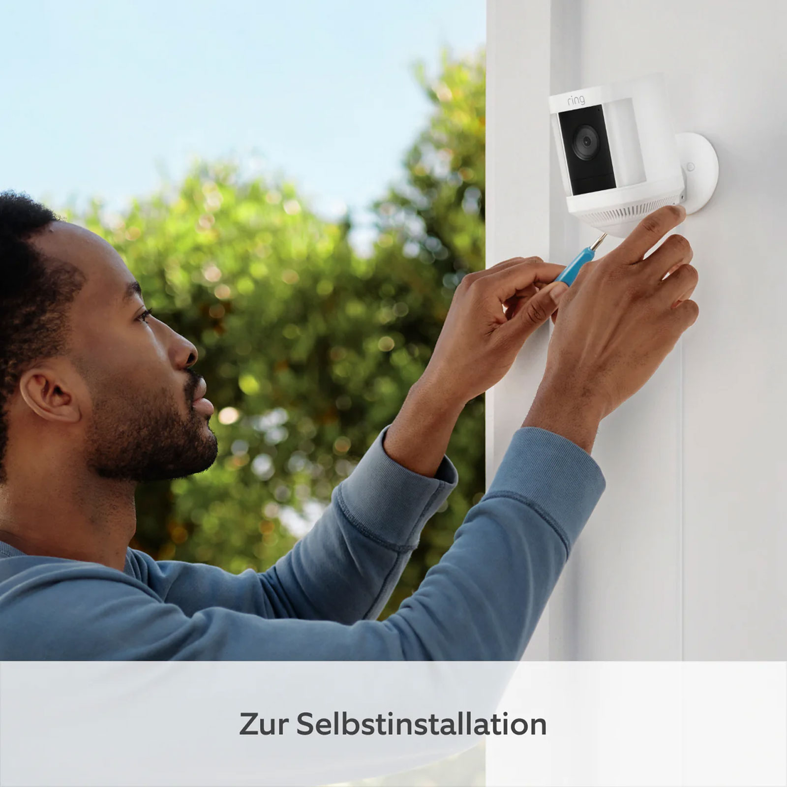 Ring Spotlight Cam Plus Plug-in, Schwarz Außenkamera (Überwachungskamera, WLAN, Amazon Alexa)