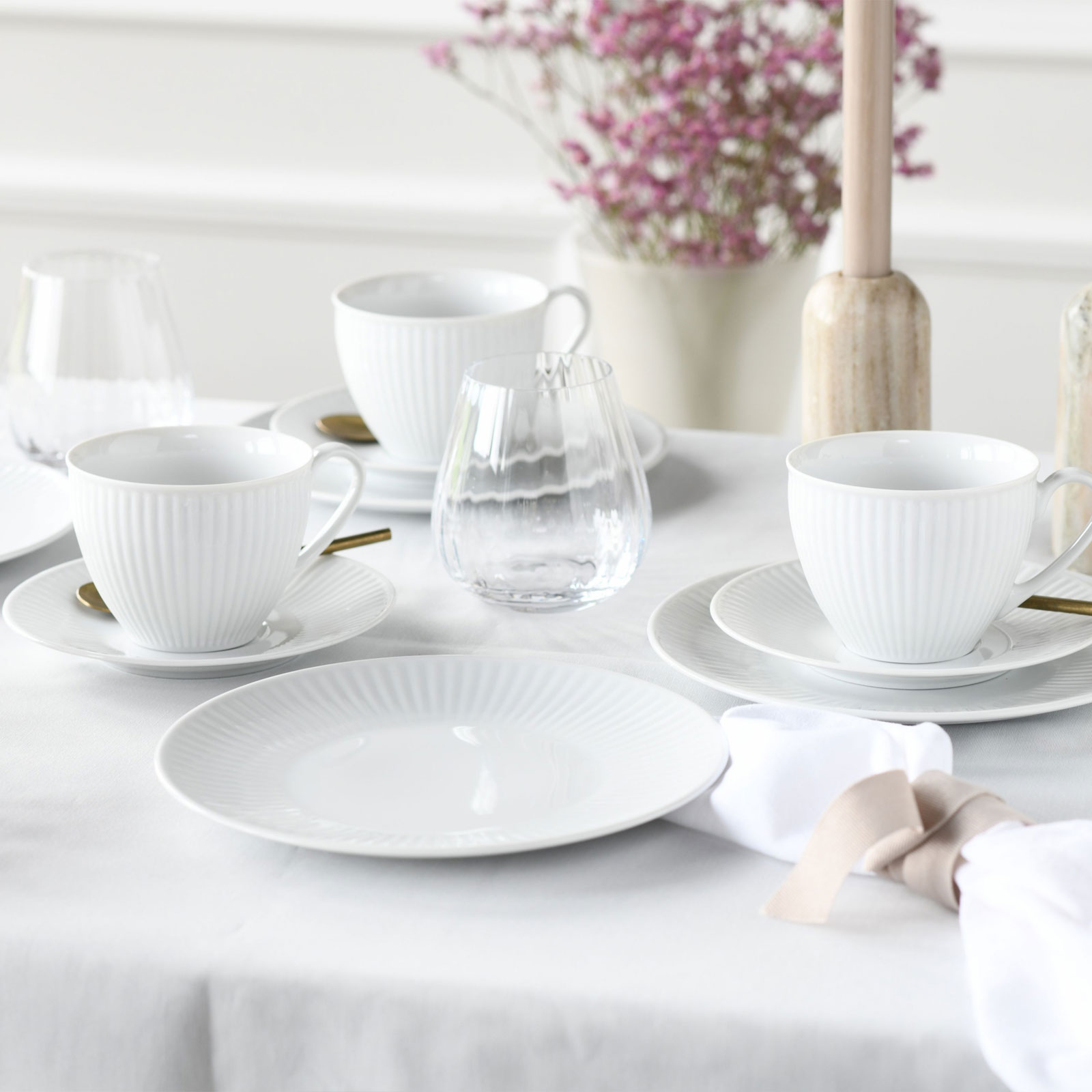 CreaTable, 21876, Serie Valencia, 18-teiliges Geschirrset für 6 Personen, Kaffeeservice aus Porzellan