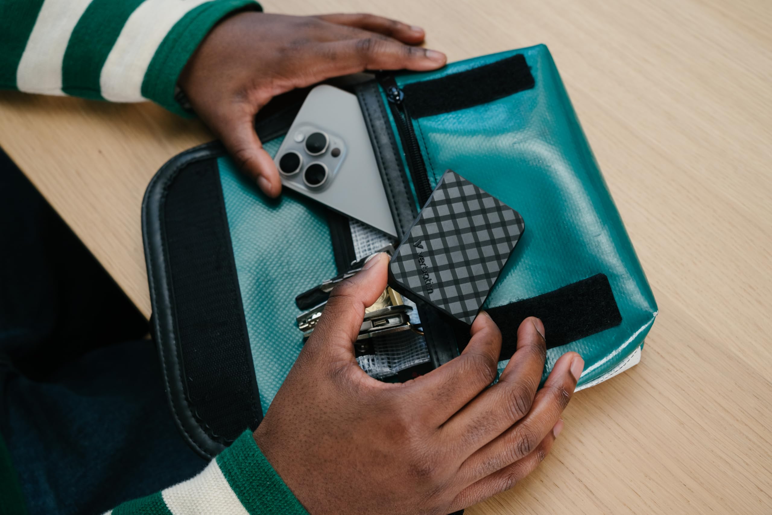 Verbatim Store 'n' Go Mini Diamond Portable SSD 512 GB, USB 3.2 Gen 1