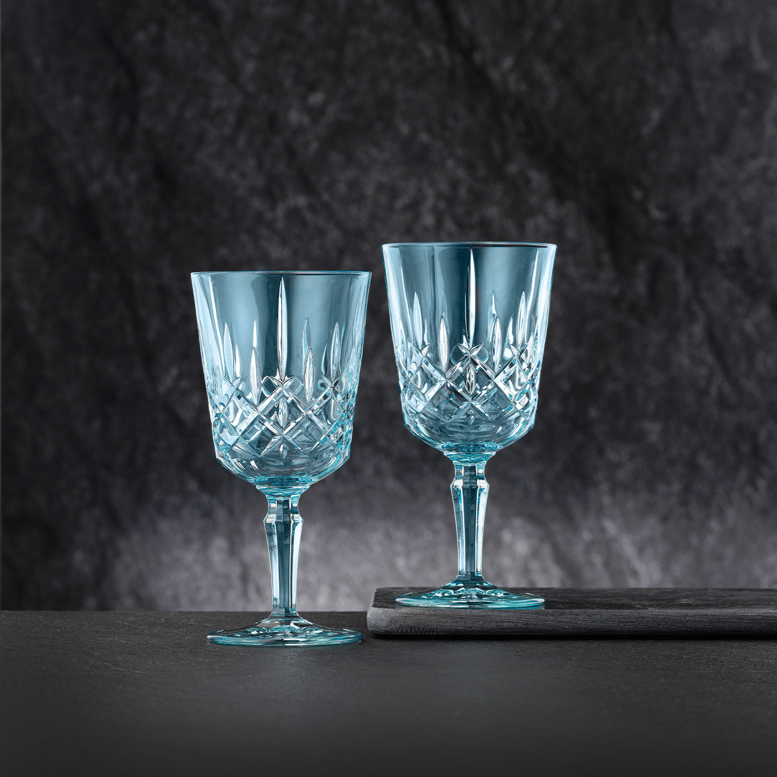 Nachtmann 2-teiliges Weingläser-Set Cocktailgläser/Weingläser, Kristallglas, 355 ml, Aqua, Noblesse Colors, 105219