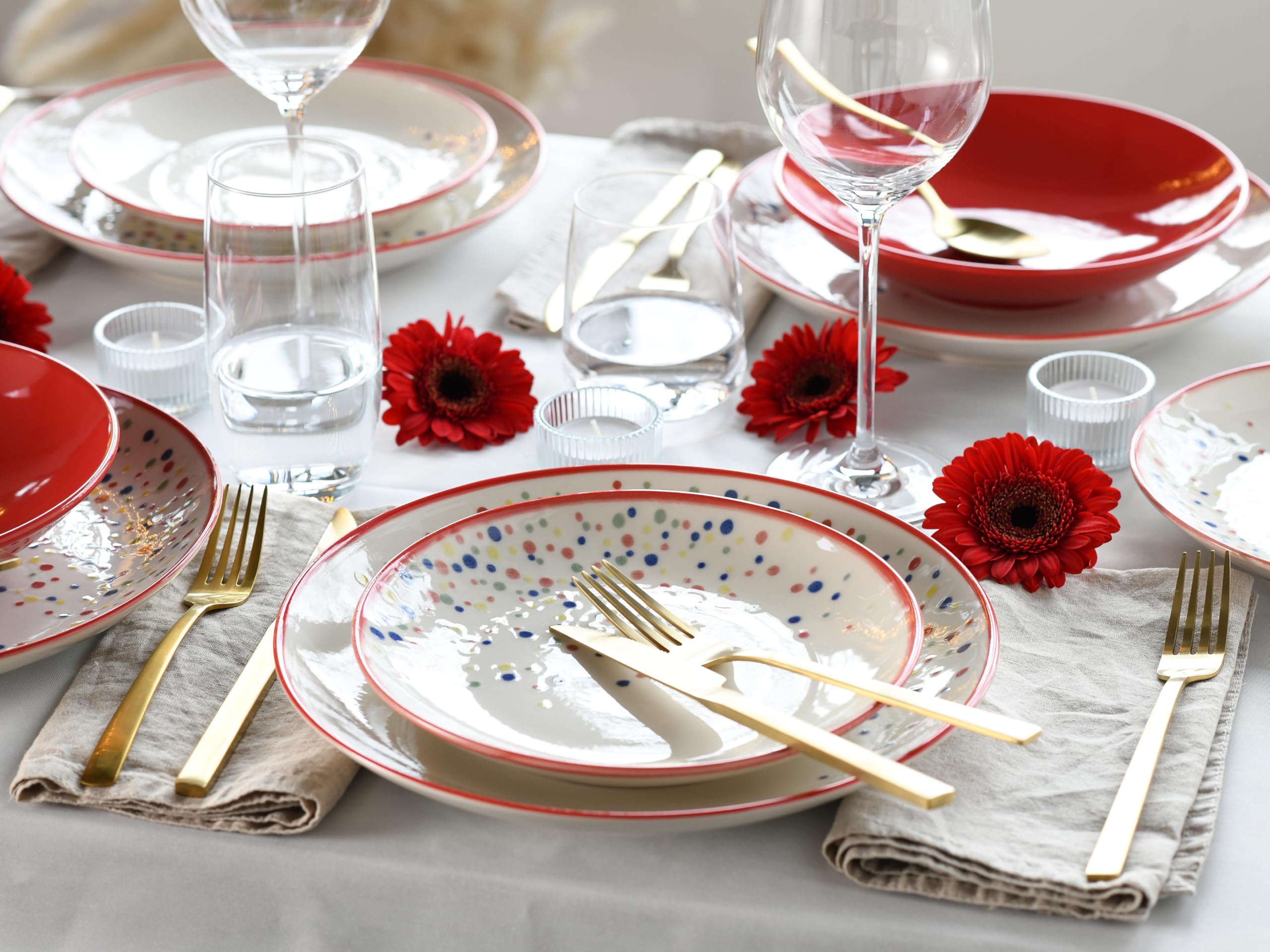 CreaTable, 24242, Serie Joy Dots Rot, 16-teiliges Geschirrset für 4 Personen
