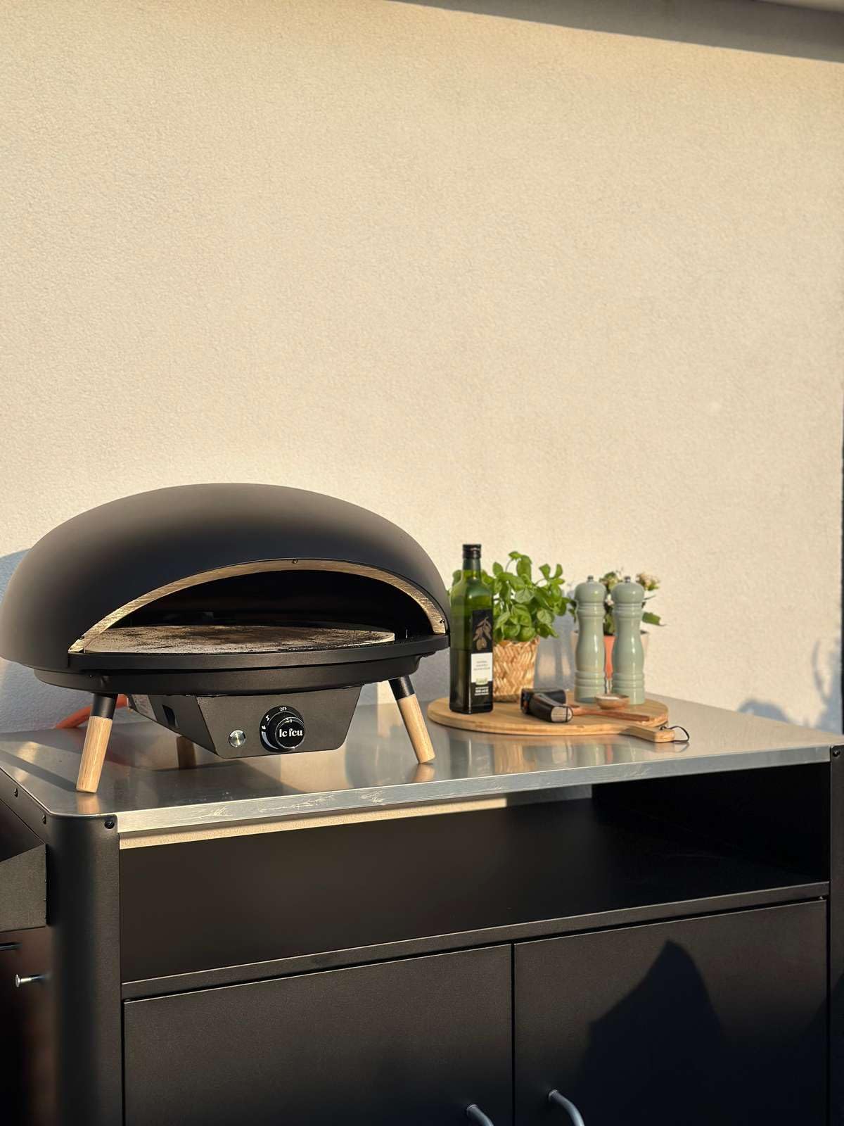 Le Feu Turtle Motion Pizzaofen Gas 500°C Outdoor mit Hülle Schlauch Druckminderer