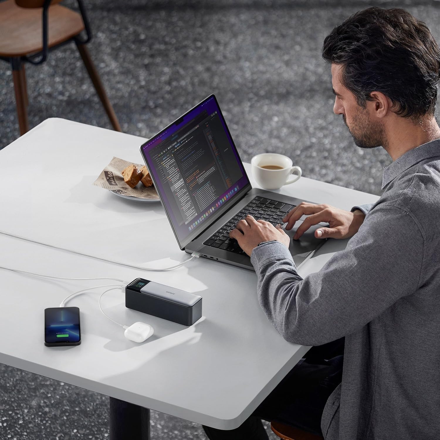 Anker 737 PowerCore Powerbank (24,000mAh, 140W)