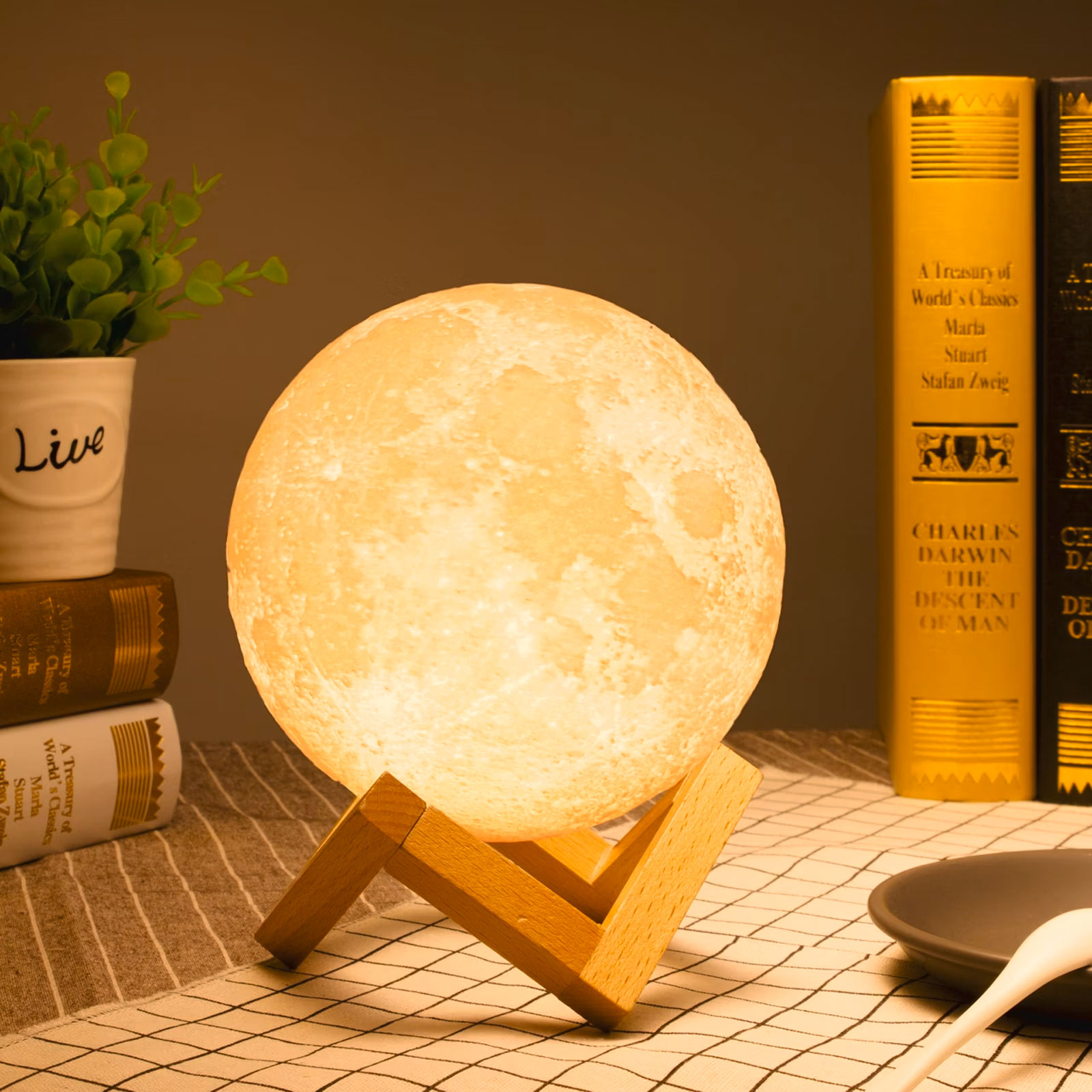 Denver Bluetooth-Lautsprecher mit 3D-Monddesign und Licht