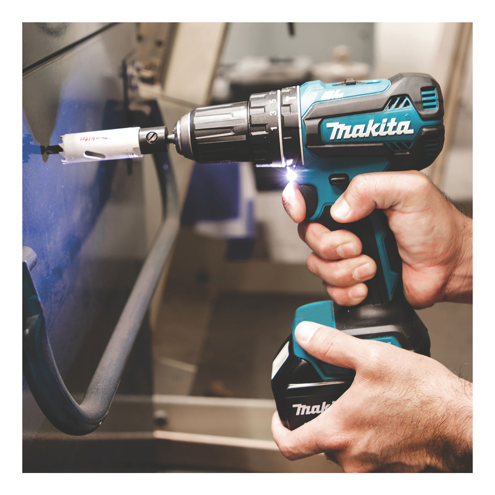 Makita Akku-Schlagbohrschrauber 18V / 5,0 Ah, 2 Akkus + Ladegerät im MAKPAC DHP485RTJ
