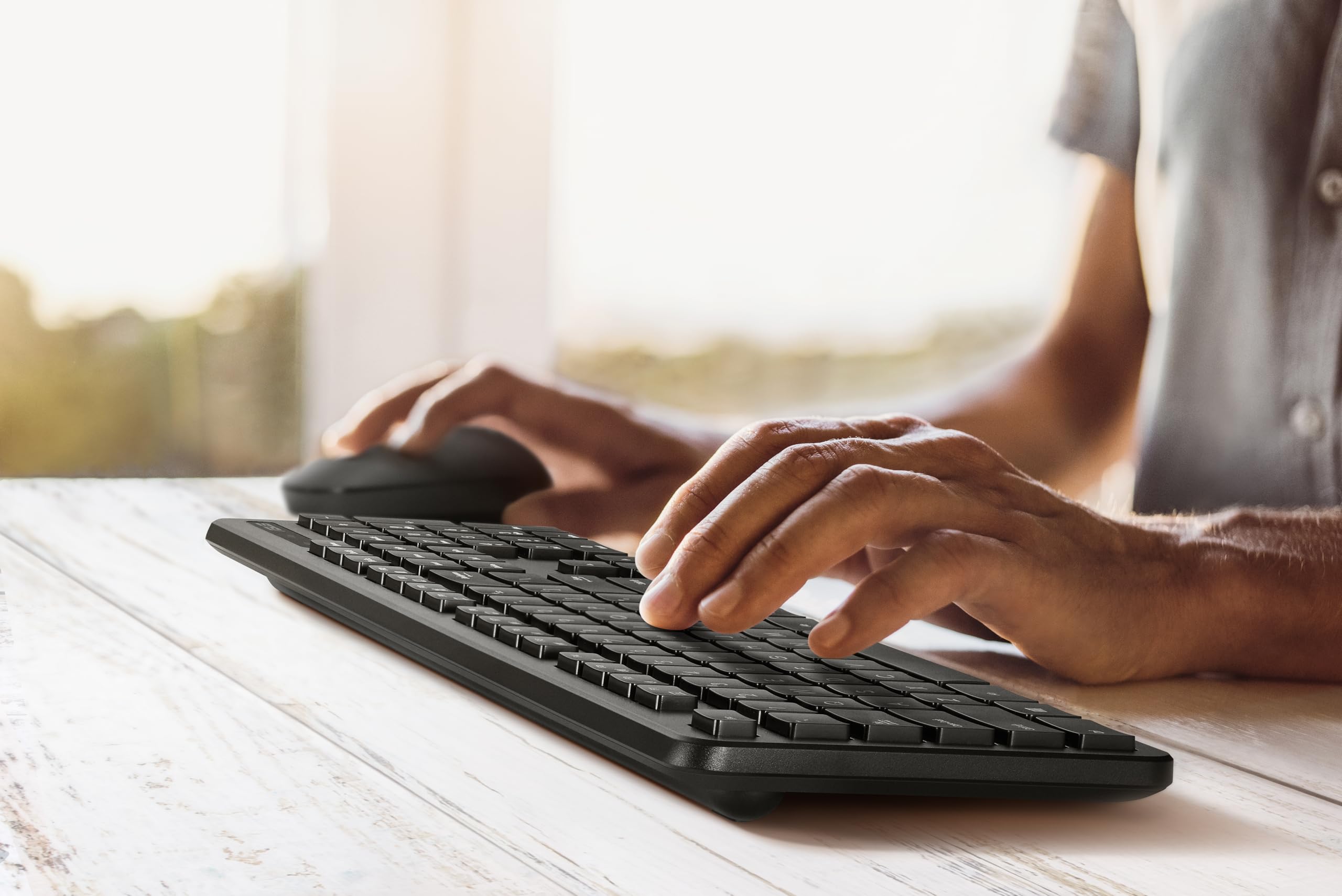 ASUS Kabellose Tastatur und Maus Set CW100 Schwarz Copilot+
