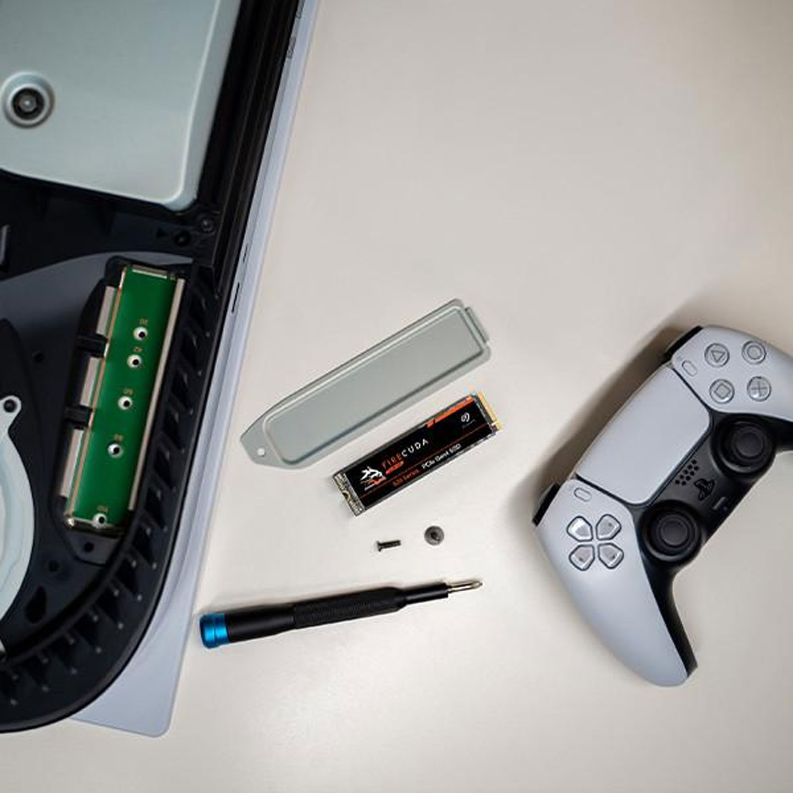 Seagate FireCuda 530R SSD mit Kühlkörper, 2 TB