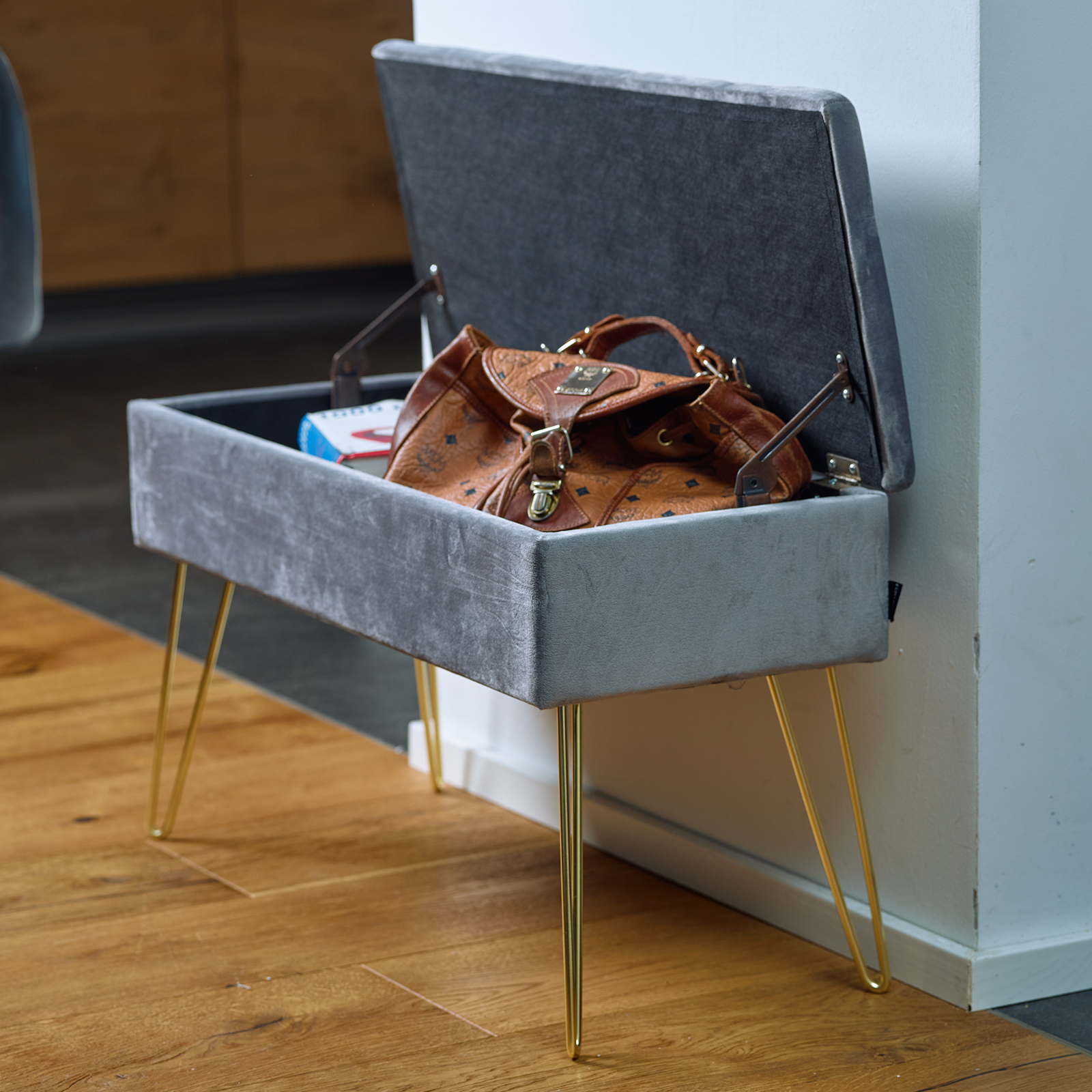 ECHTWERK Sitzbank Scarlett, Polsterbank mit Samtbezug, Aufbewahrungstruhe rechteckig, Schminkbank mit Stauraum, Metallbeine, 75 x 30 x 42 cm