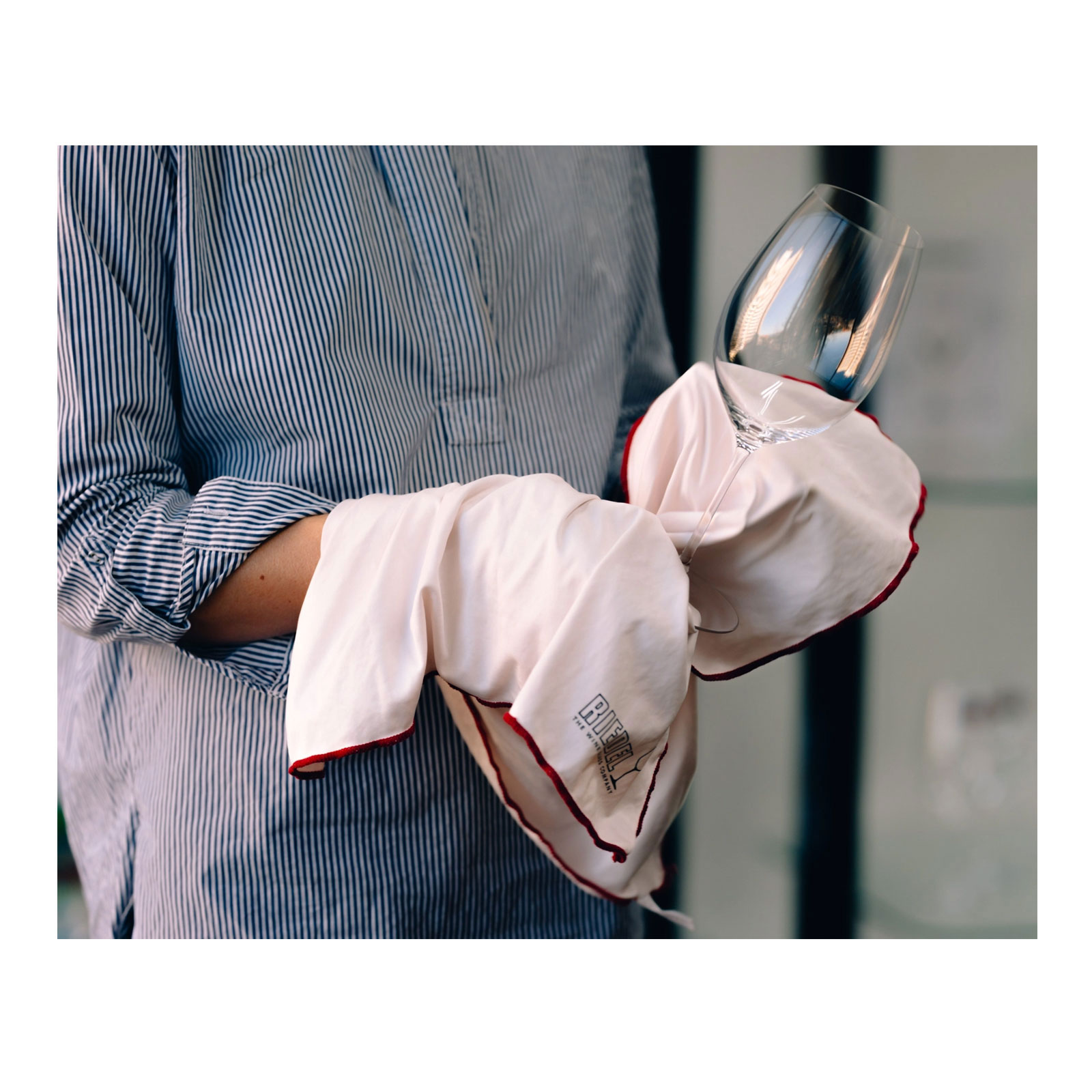 RIEDEL Heart to Heart Set 2tlg Cabernet Sauvignon Gläser Weinglas Rotweingläser inkl Glastuch